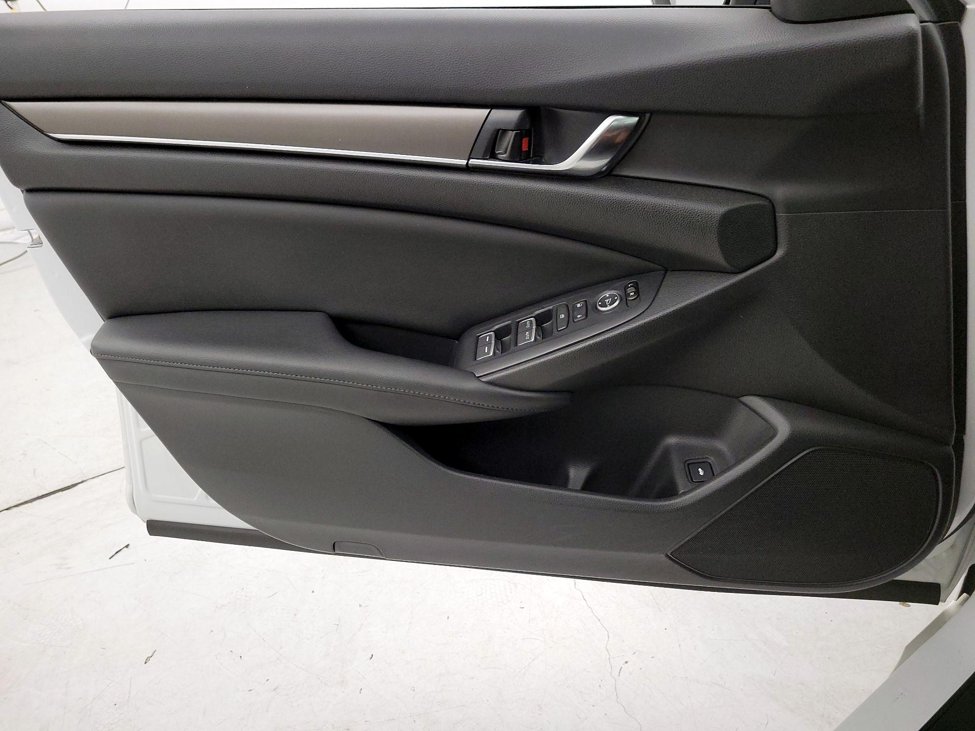 Thumbnail: 2019 Honda Accord - 12