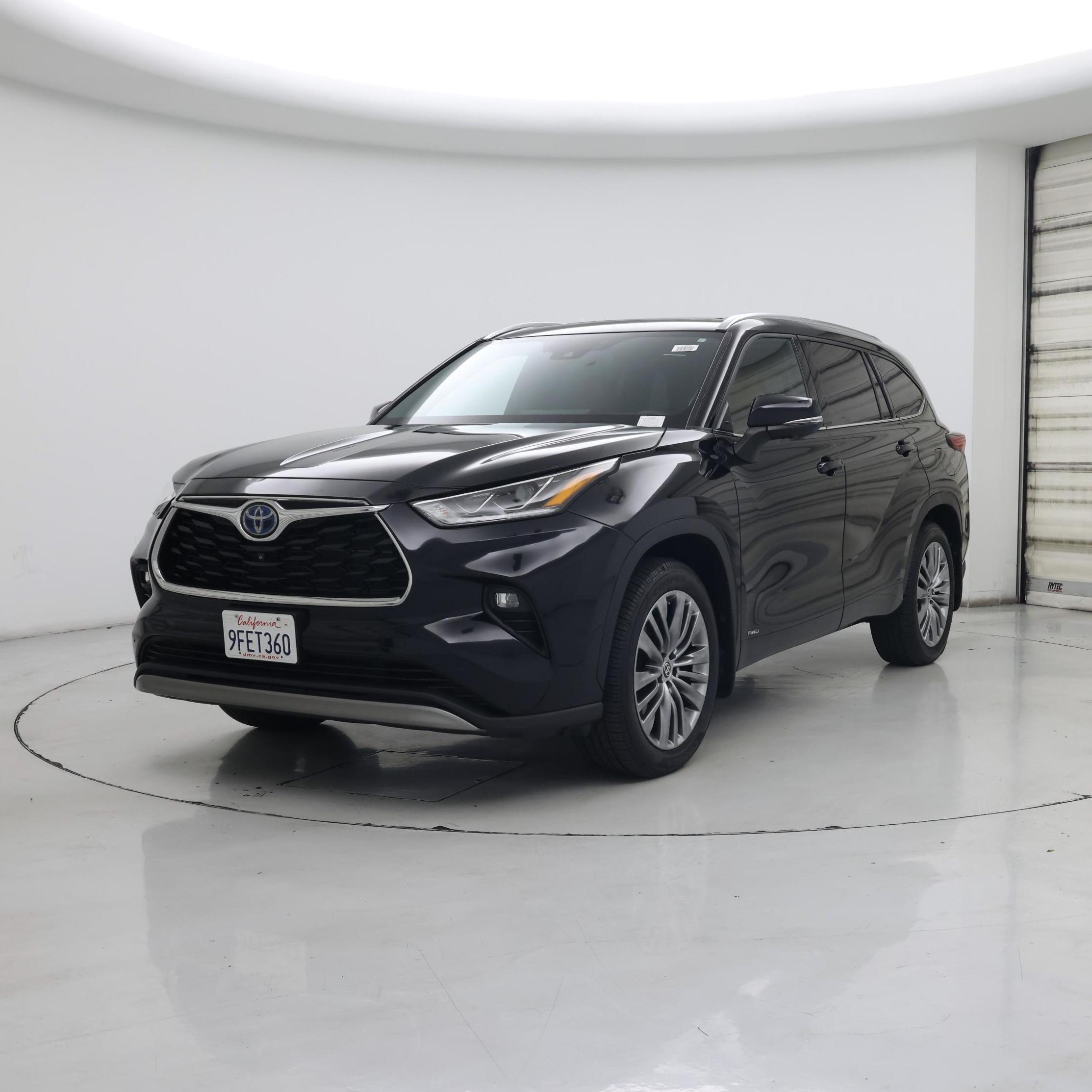 Thumbnail: 2023 Toyota Highlander - 4