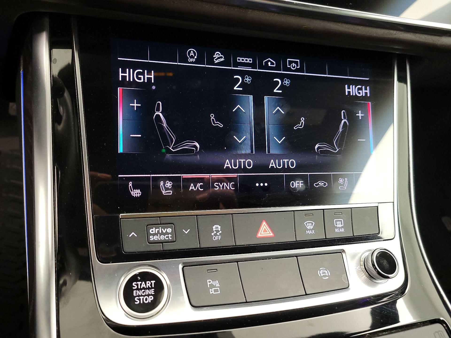 Thumbnail: 2021 Audi Q8 - 15