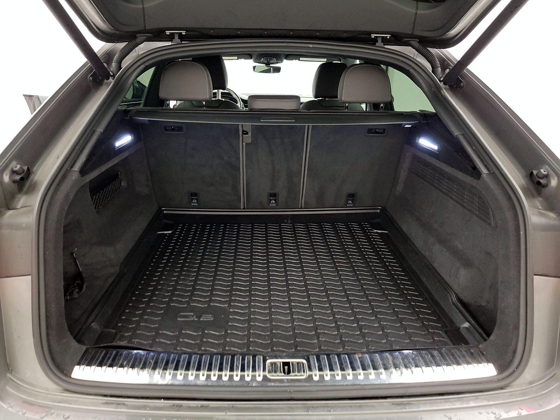 Thumbnail: 2021 Audi Q8 - 18