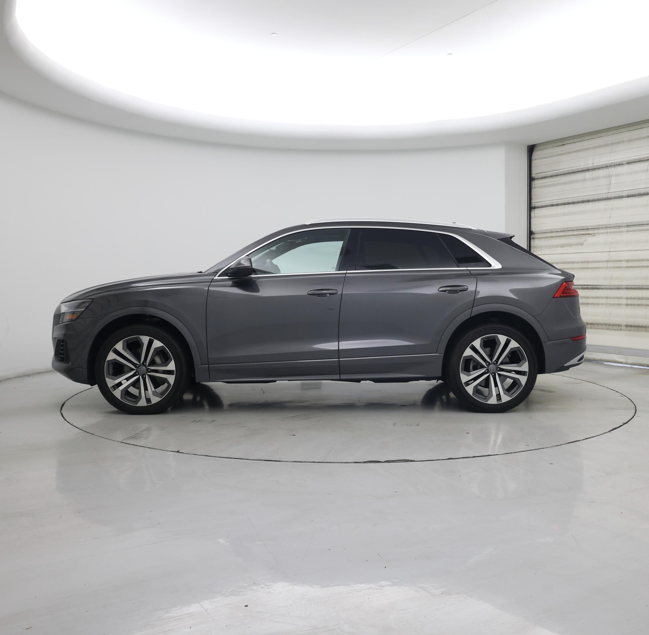 Thumbnail: 2021 Audi Q8 - 3
