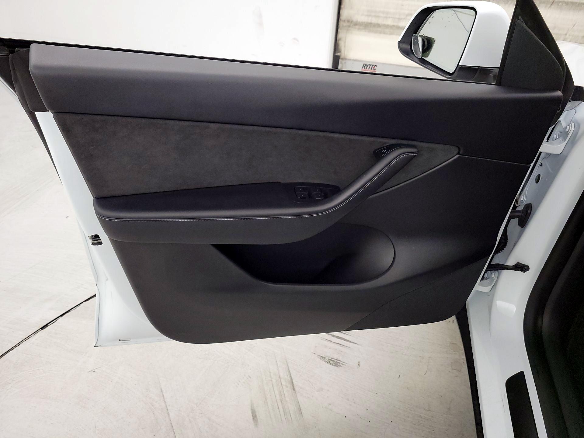 Thumbnail: 2022 Tesla Model Y - 12