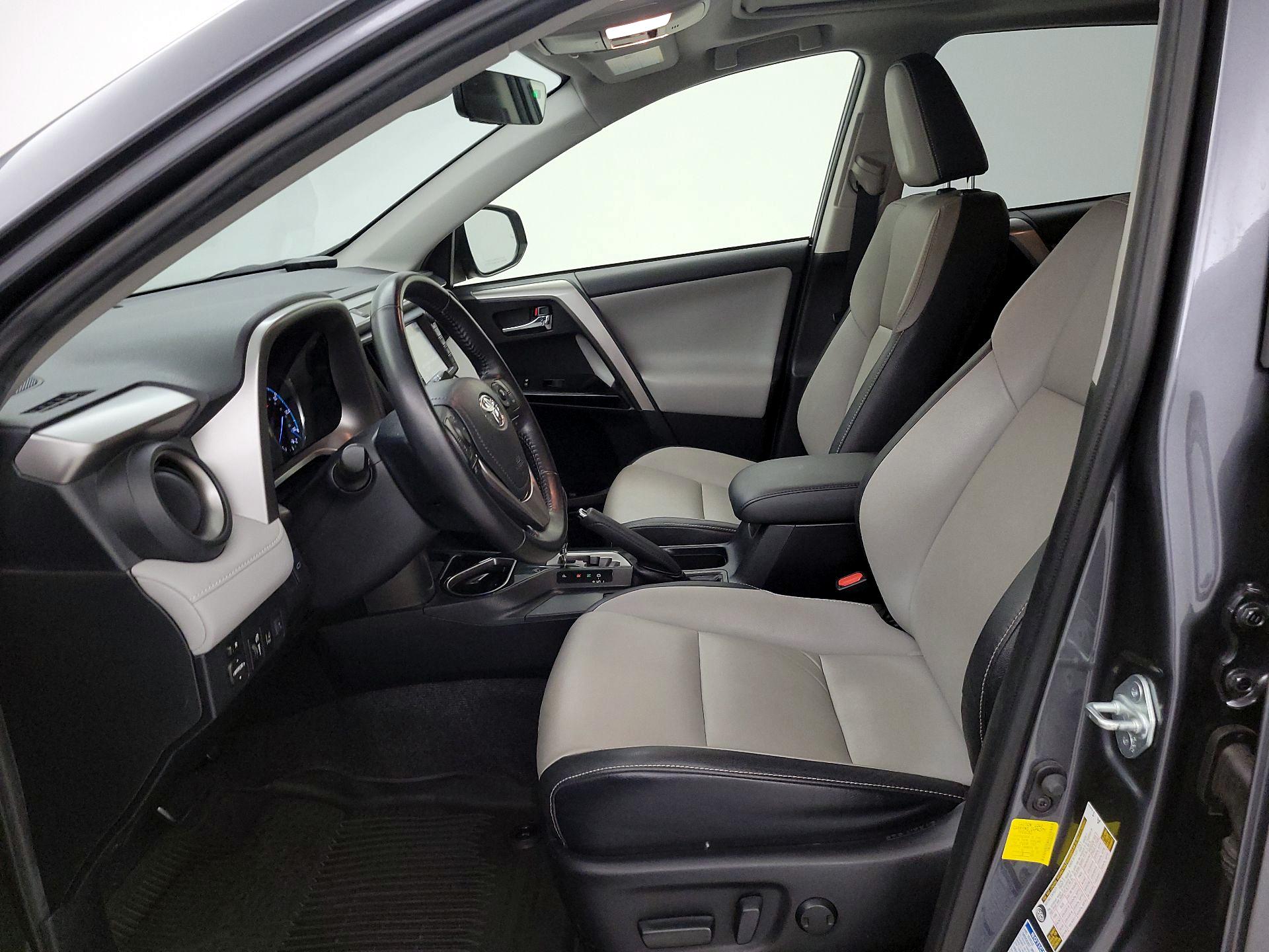 Thumbnail: 2016 Toyota RAV4 - 11