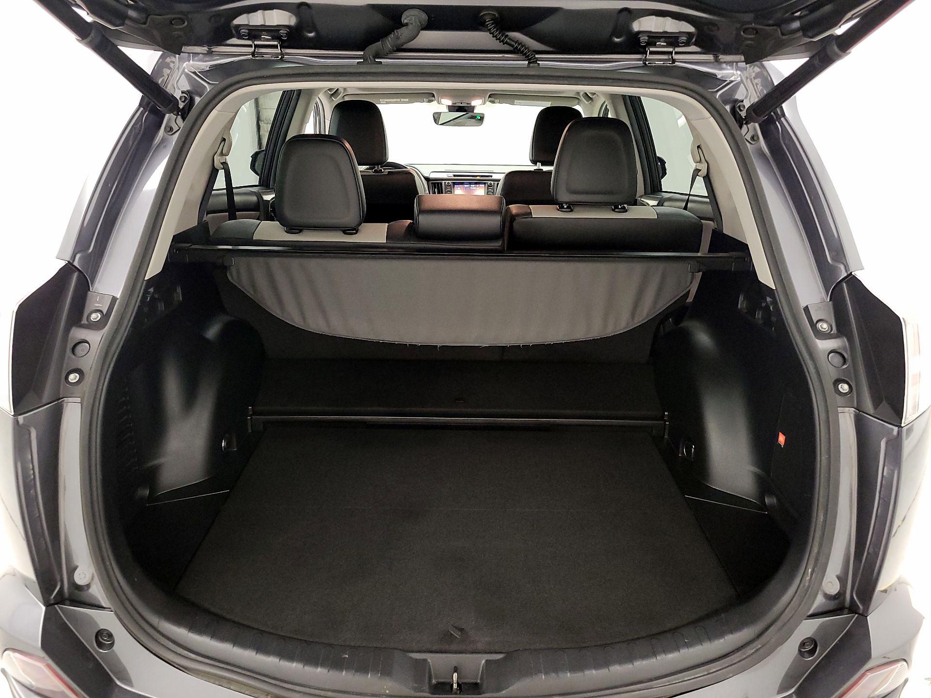 Thumbnail: 2016 Toyota RAV4 - 20