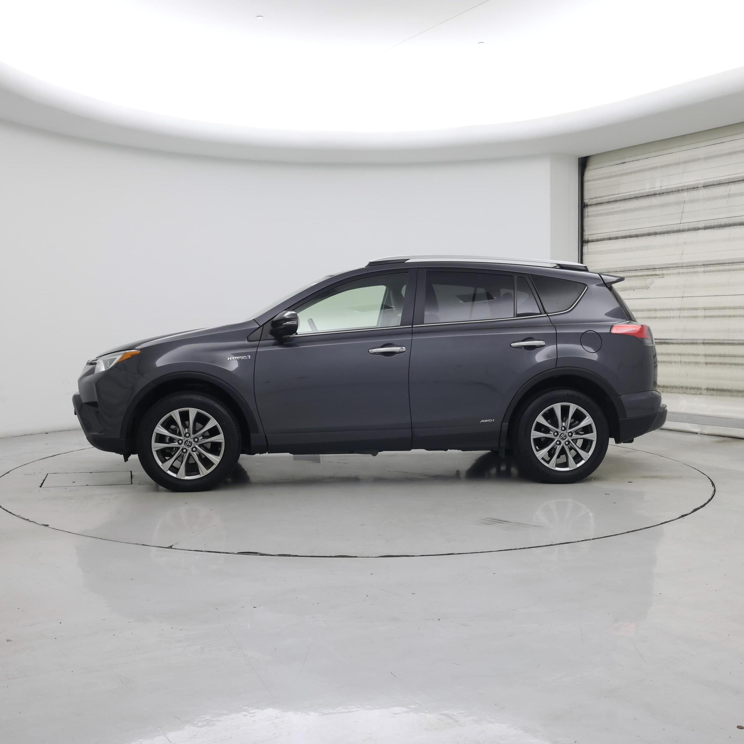 Thumbnail: 2016 Toyota RAV4 - 3