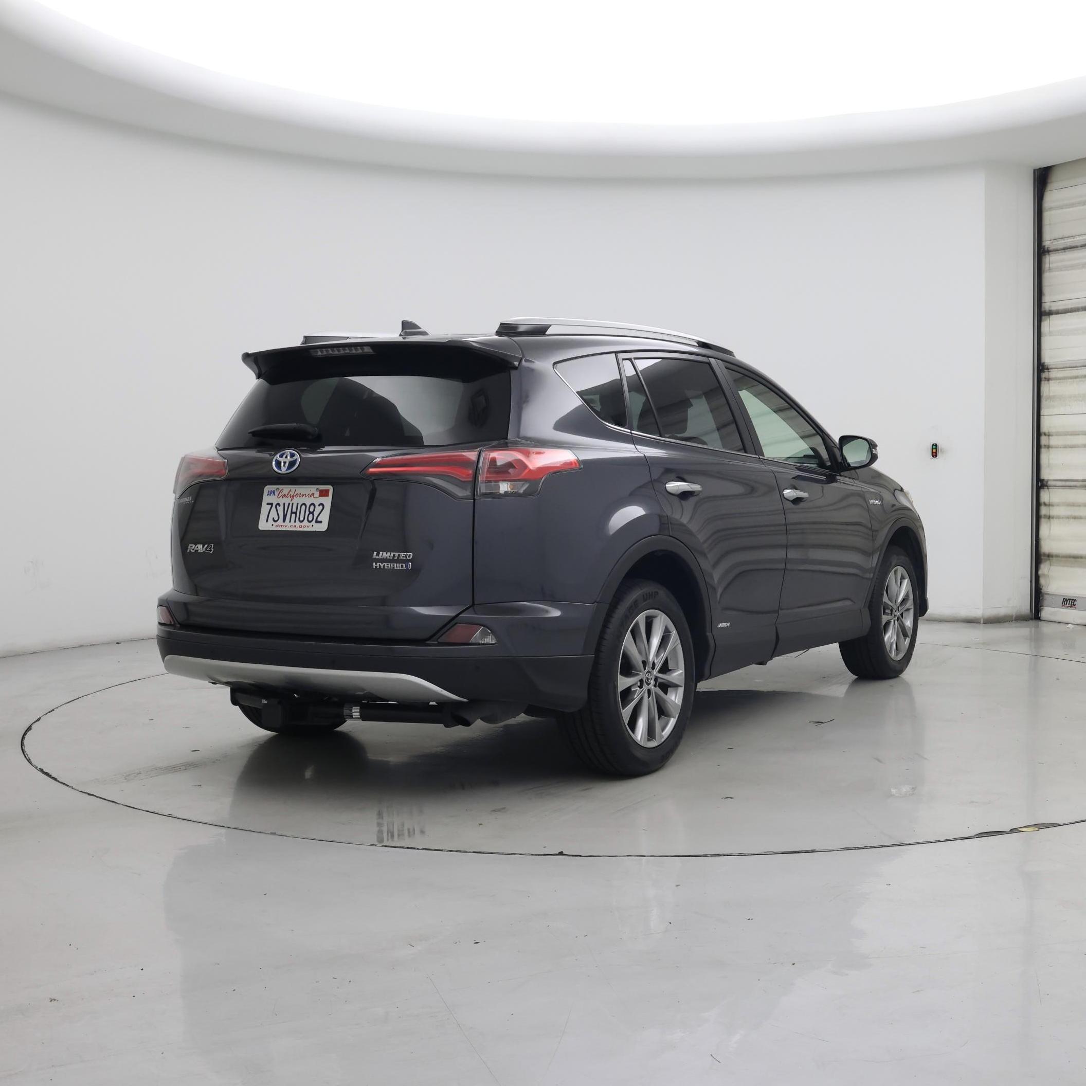 Thumbnail: 2016 Toyota RAV4 - 8