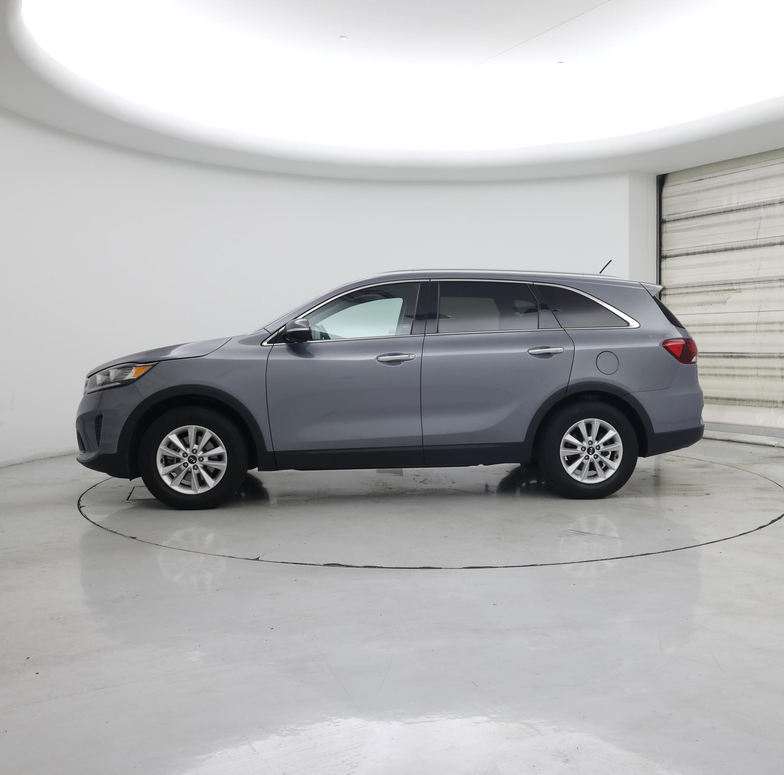 Thumbnail: 2020 Kia Sorento - 3