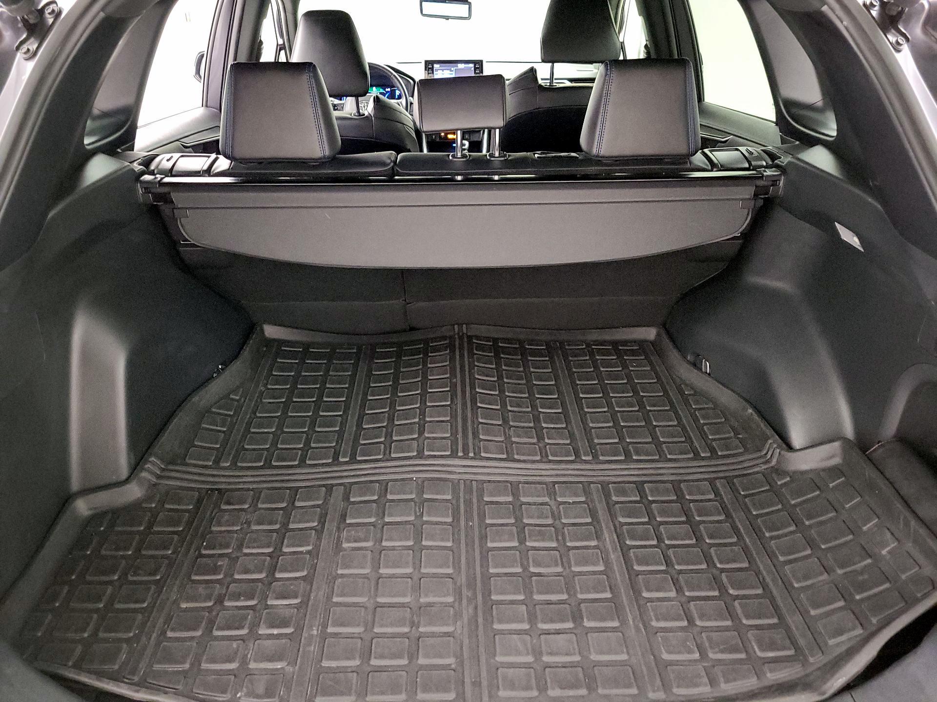 Thumbnail: 2019 Toyota RAV4 - 20