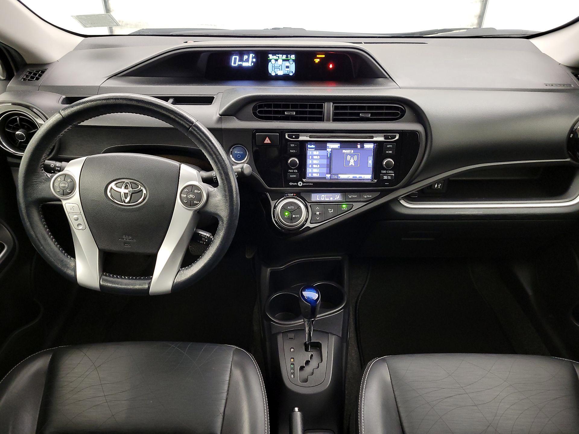 Thumbnail: 2015 Toyota Prius c - 9