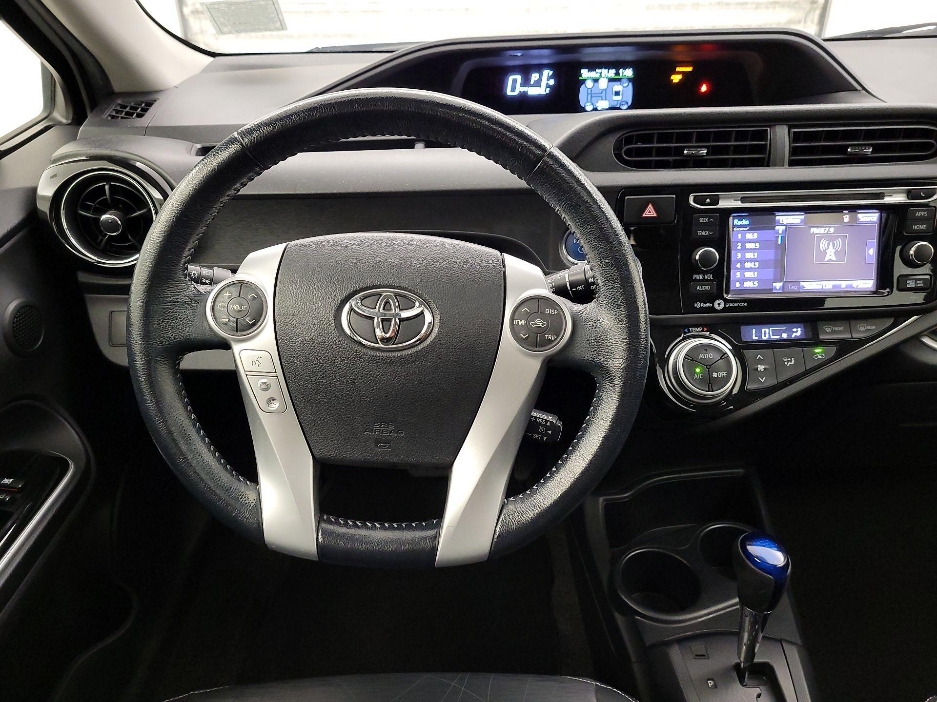 Thumbnail: 2015 Toyota Prius c - 10