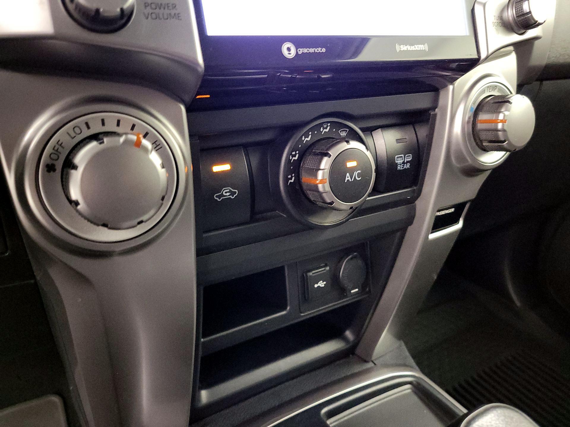 Thumbnail: 2022 Toyota 4Runner - 16