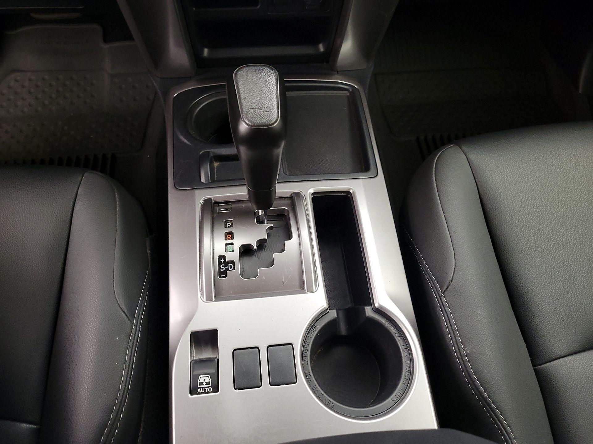 Thumbnail: 2022 Toyota 4Runner - 17