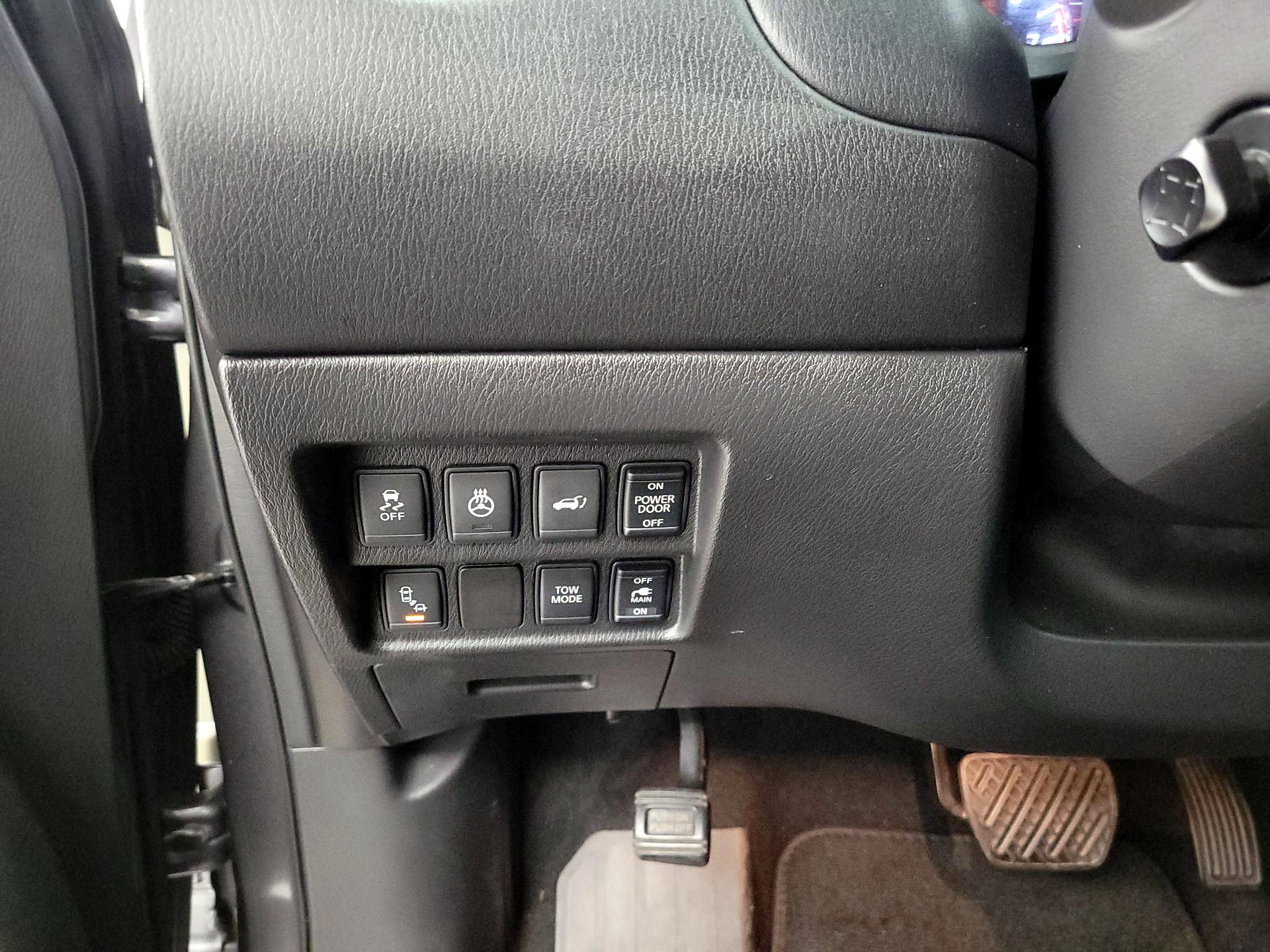 Thumbnail: 2015 Nissan Pathfinder - 13