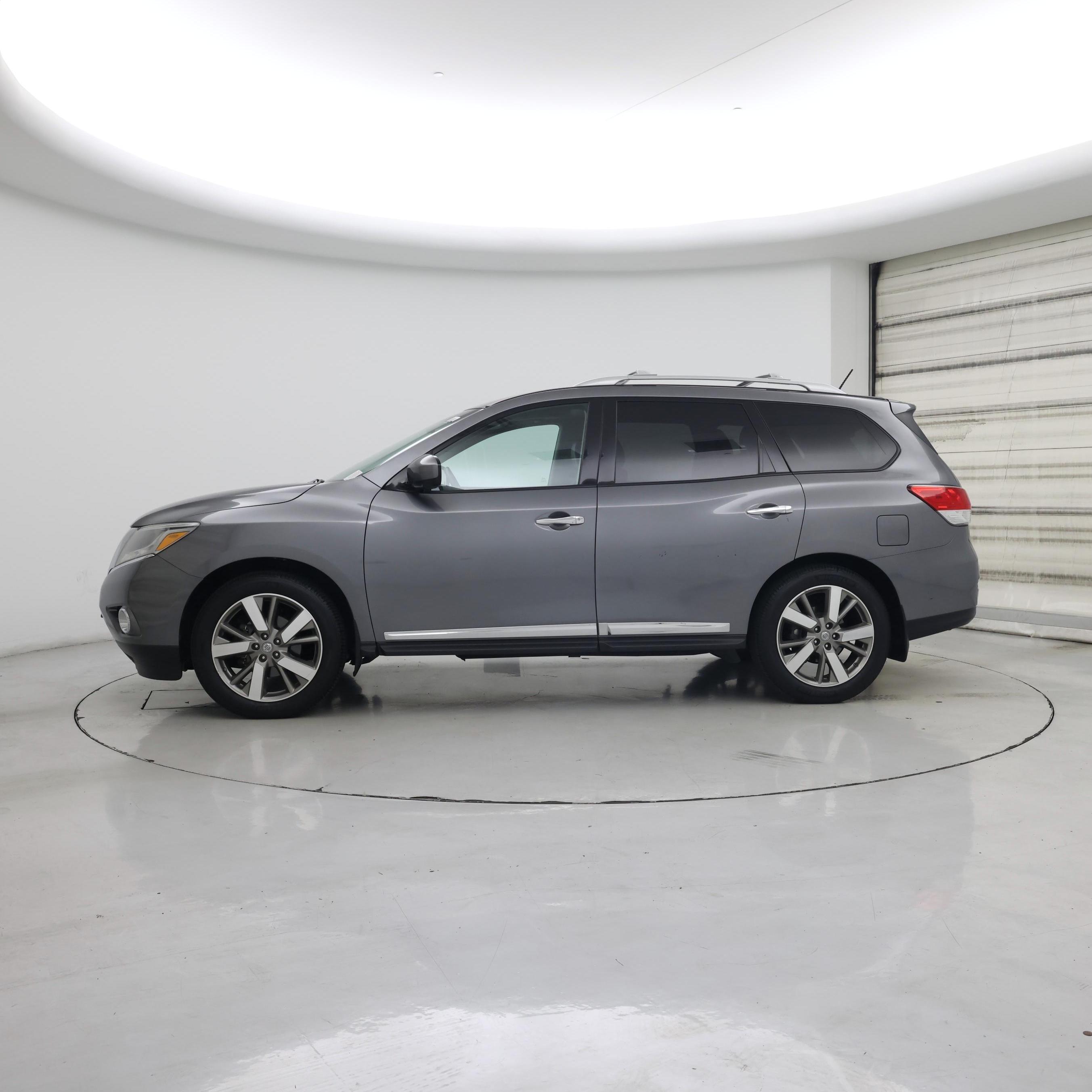 Thumbnail: 2015 Nissan Pathfinder - 3