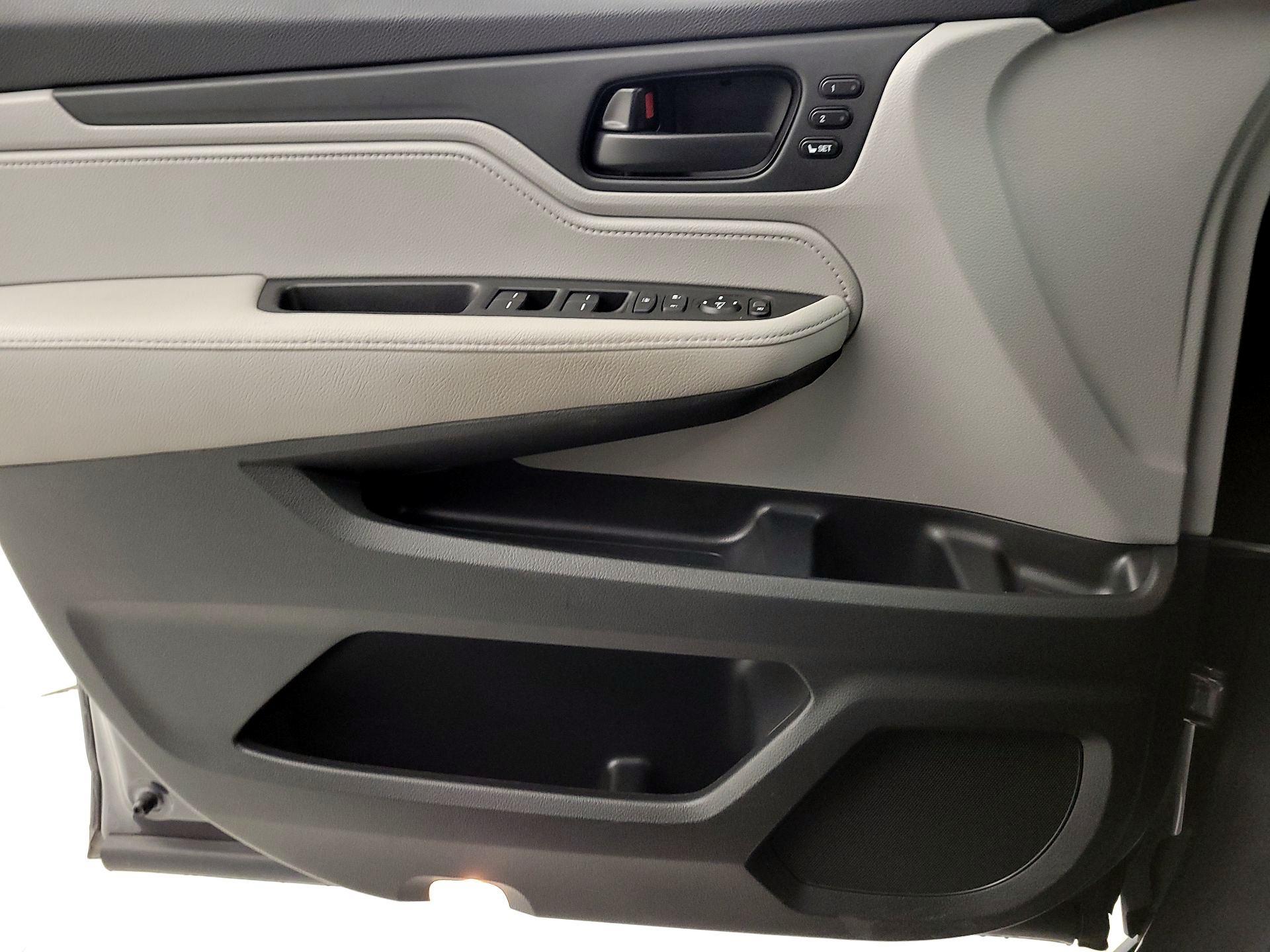 Thumbnail: 2020 Honda Odyssey - 12