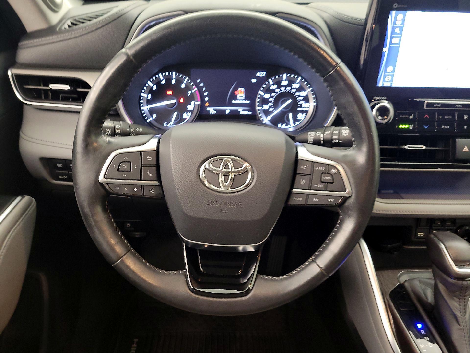 Thumbnail: 2020 Toyota Highlander - 10