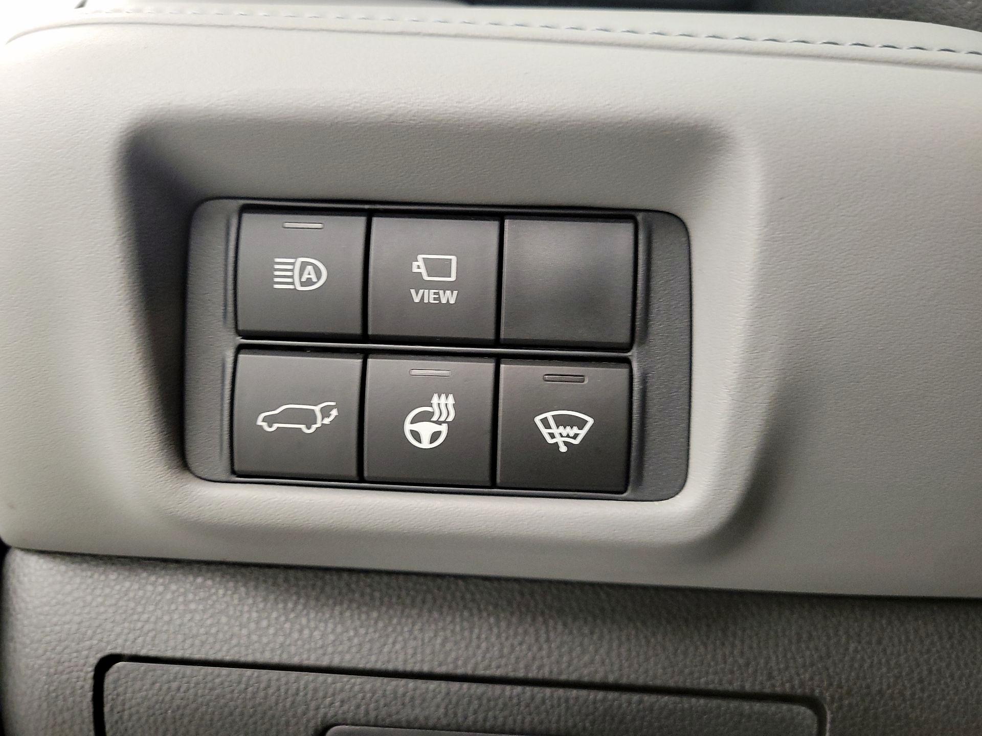 Thumbnail: 2020 Toyota Highlander - 13