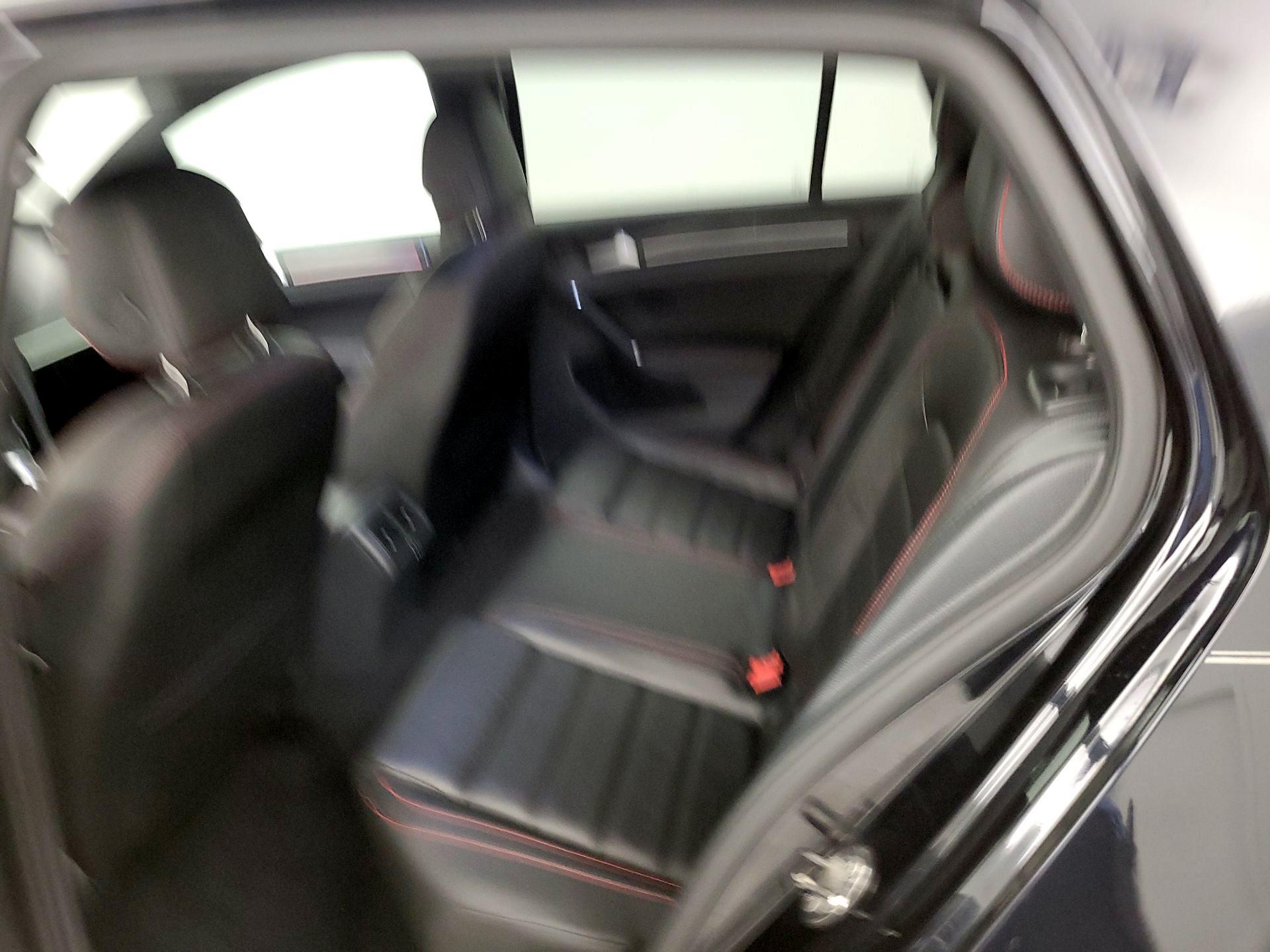 Thumbnail: 2016 Volkswagen Golf - 19