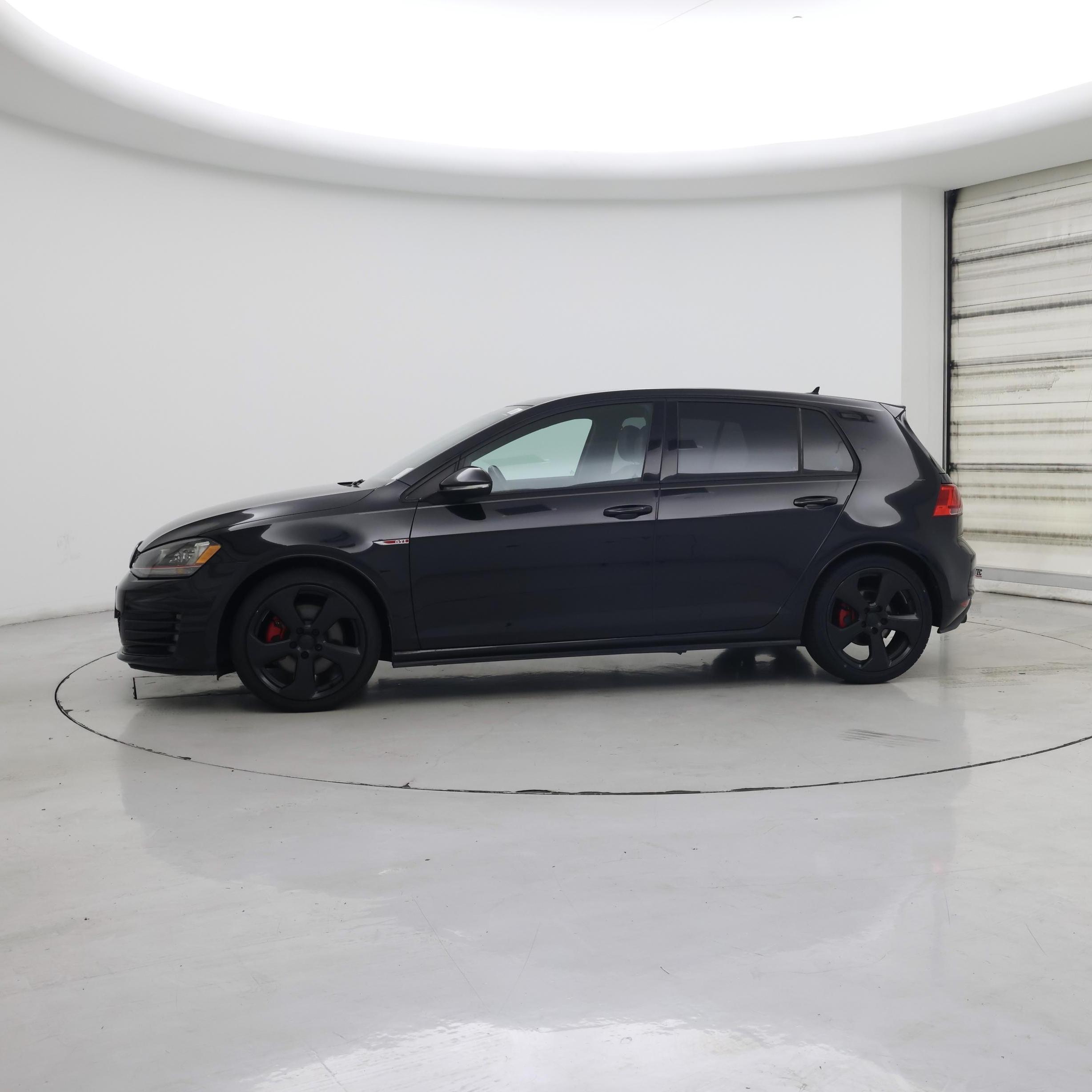 Thumbnail: 2016 Volkswagen Golf - 3