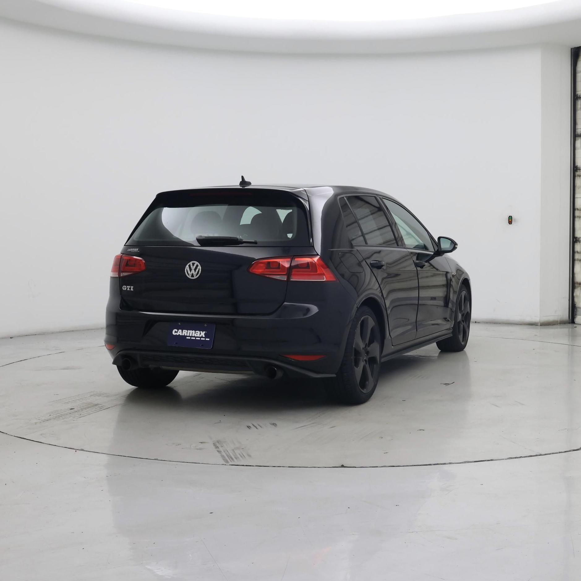 Thumbnail: 2016 Volkswagen Golf - 8