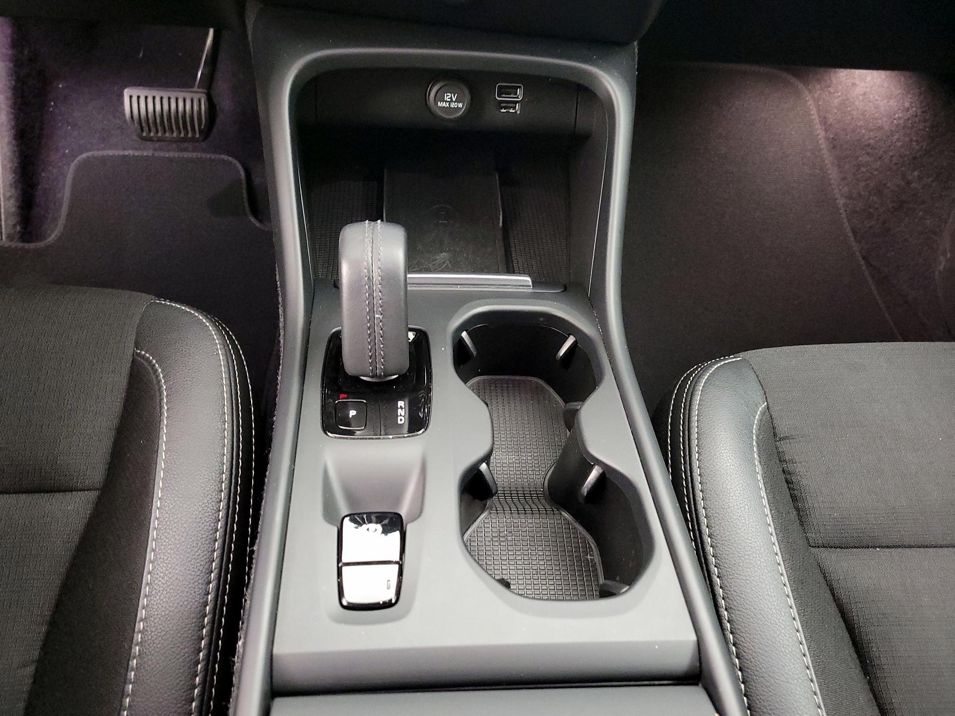Thumbnail: 2020 Volvo XC40 - 17