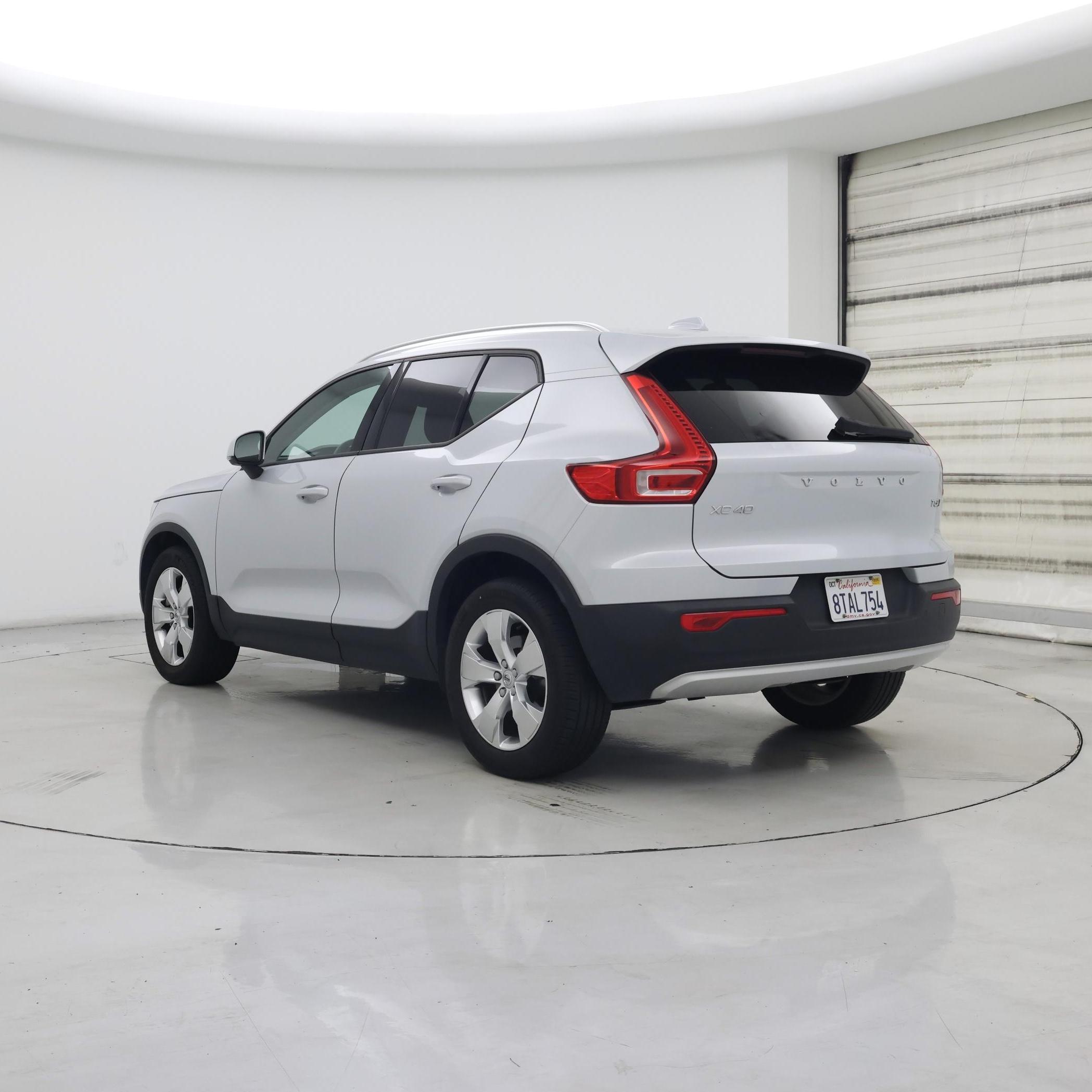Thumbnail: 2020 Volvo XC40 - 2
