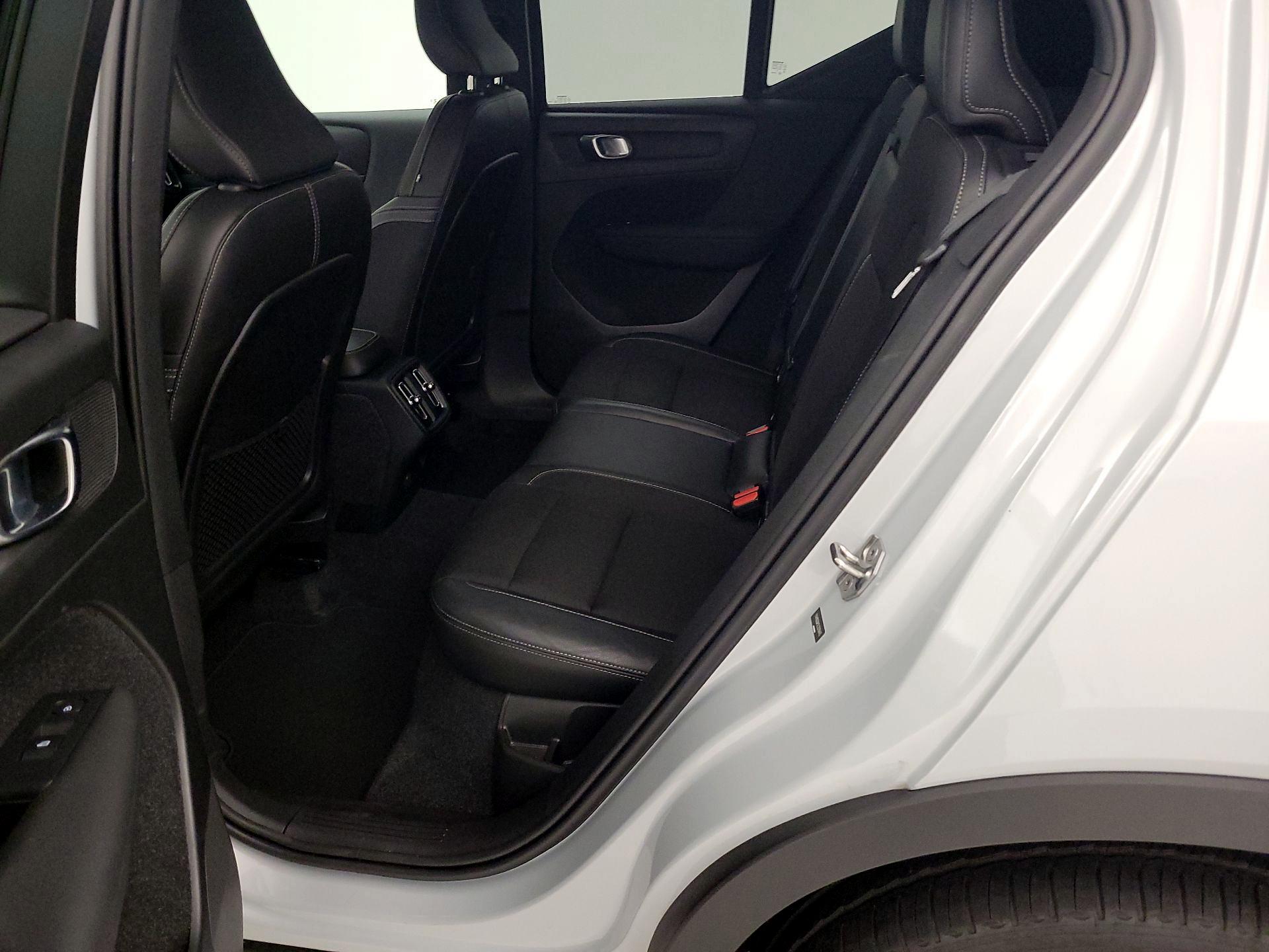 Thumbnail: 2020 Volvo XC40 - 19