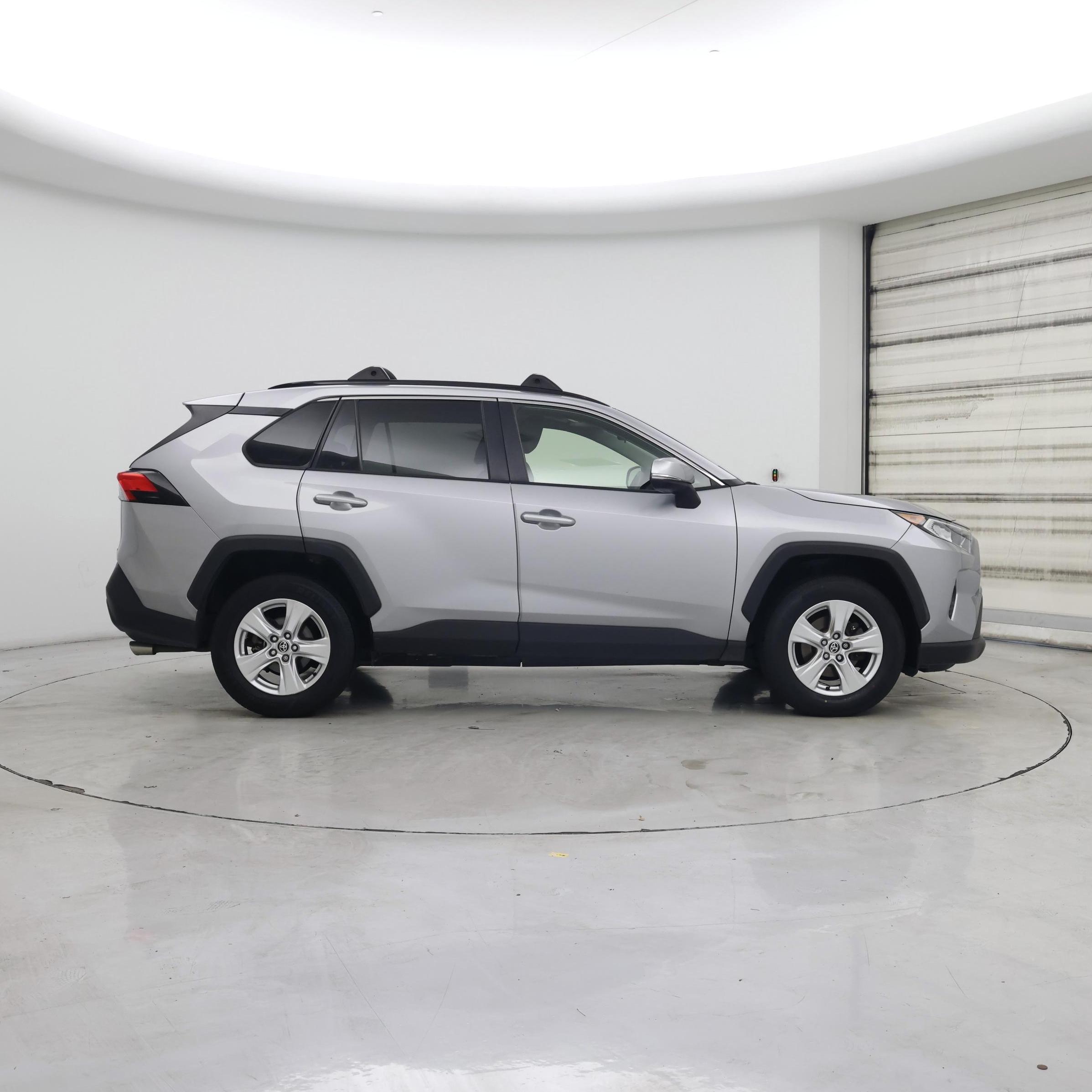 Thumbnail: 2020 Toyota RAV4 - 7