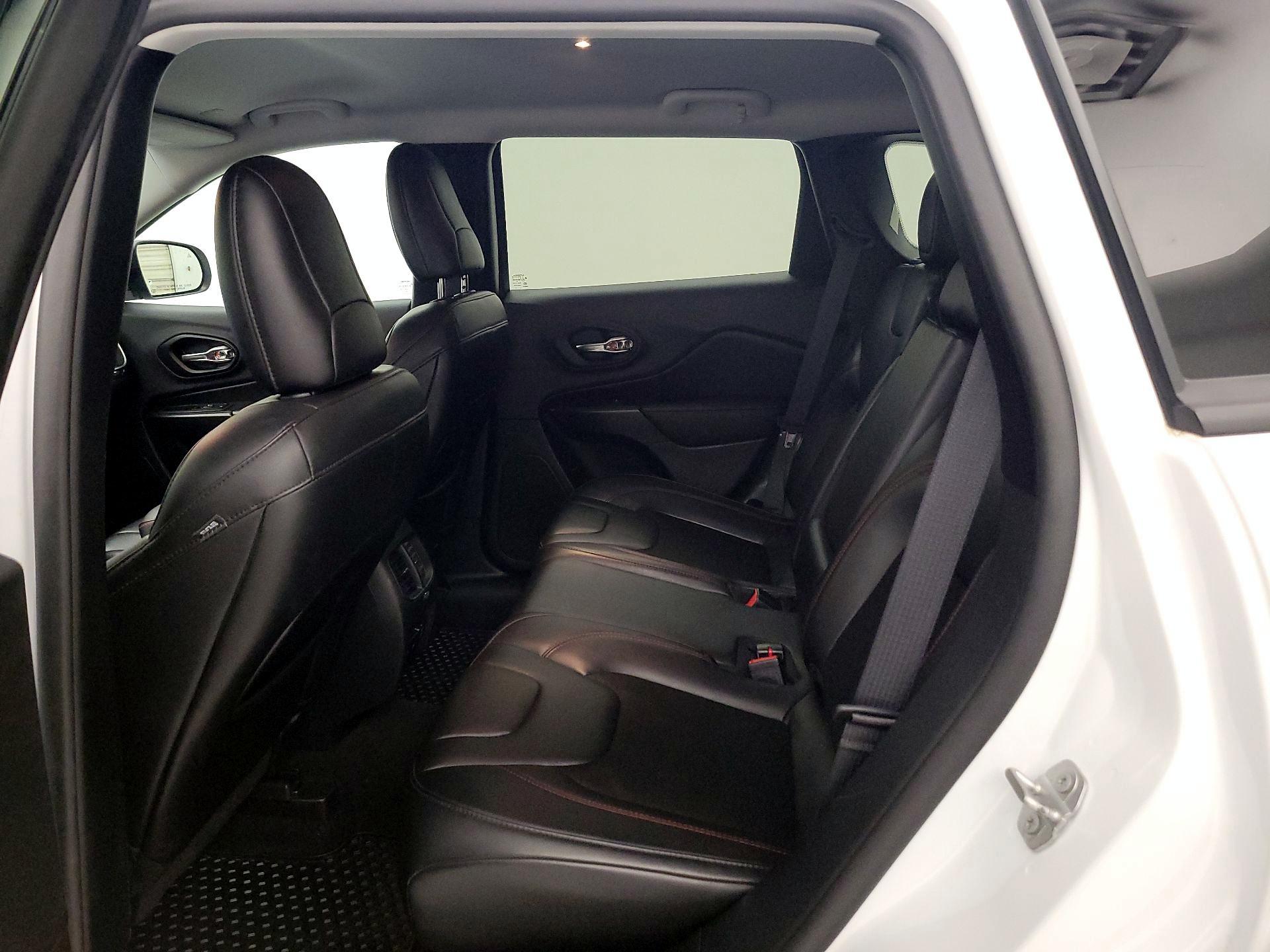 Thumbnail: 2020 Jeep Cherokee - 19