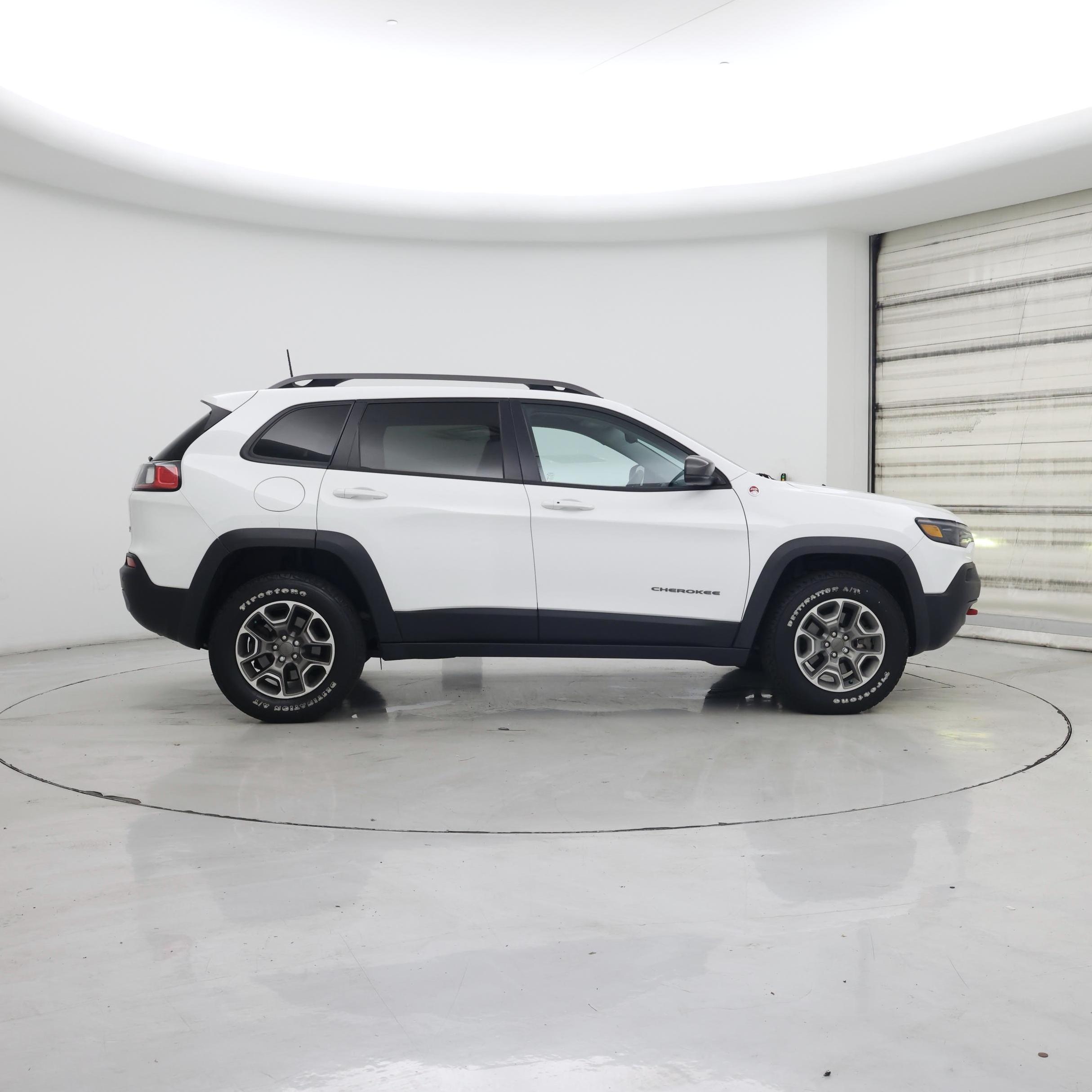 Thumbnail: 2020 Jeep Cherokee - 7