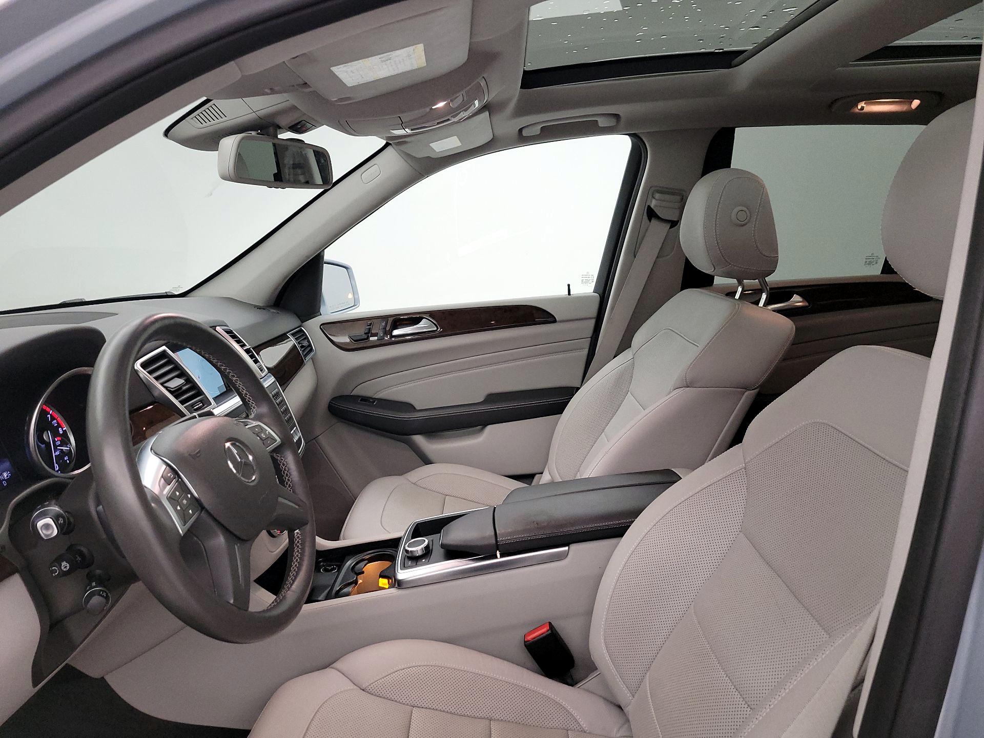 Thumbnail: 2015 Mercedes-Benz M-Class - 11