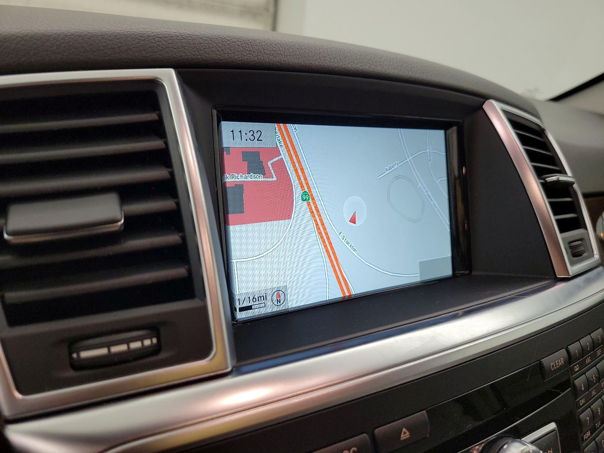 Thumbnail: 2015 Mercedes-Benz M-Class - 14