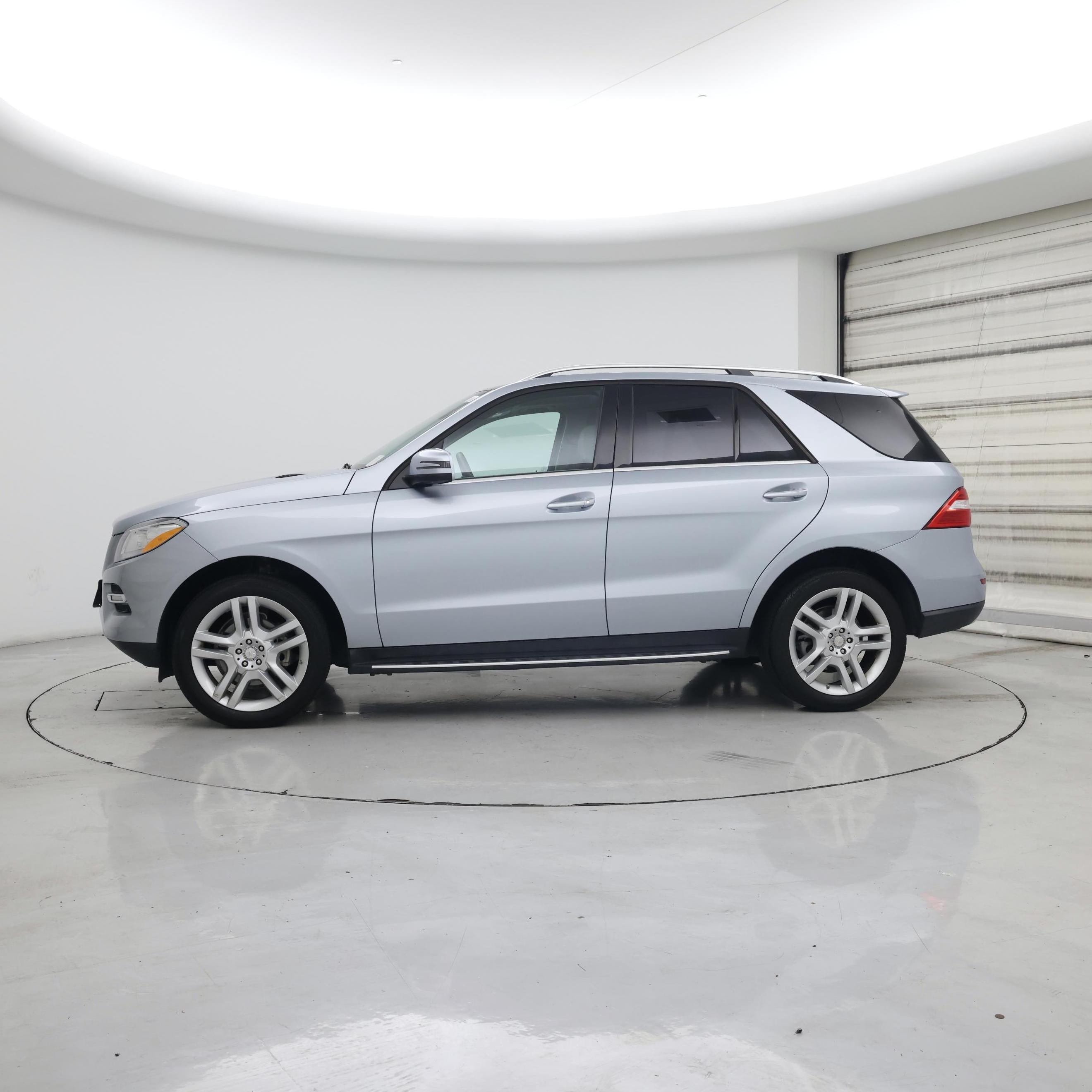 Thumbnail: 2015 Mercedes-Benz M-Class - 3