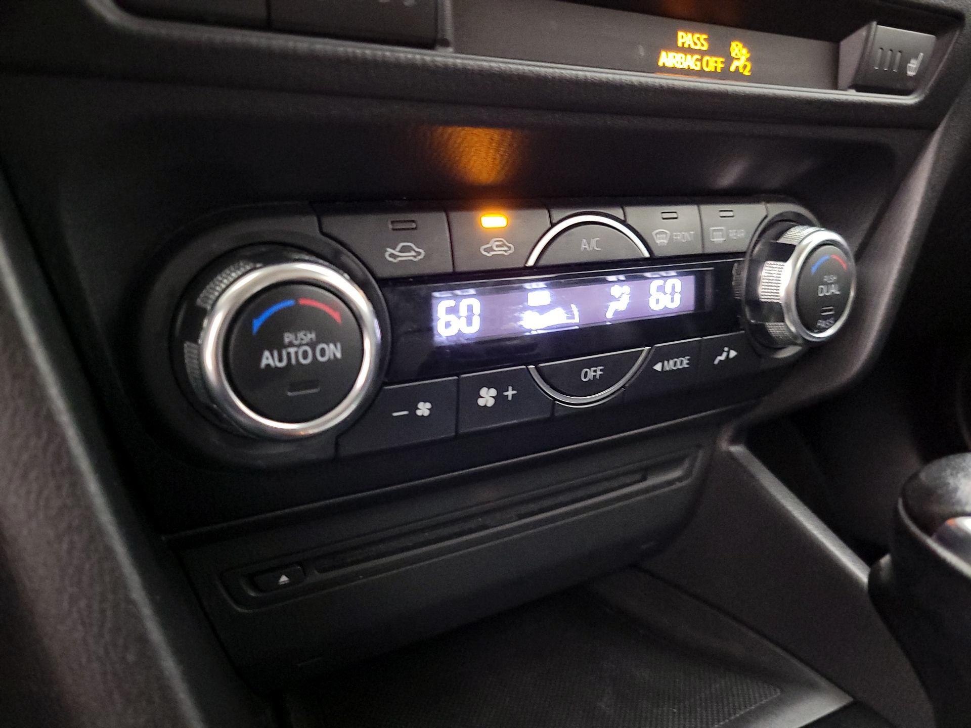 Thumbnail: 2016 Mazda Mazda3 - 16
