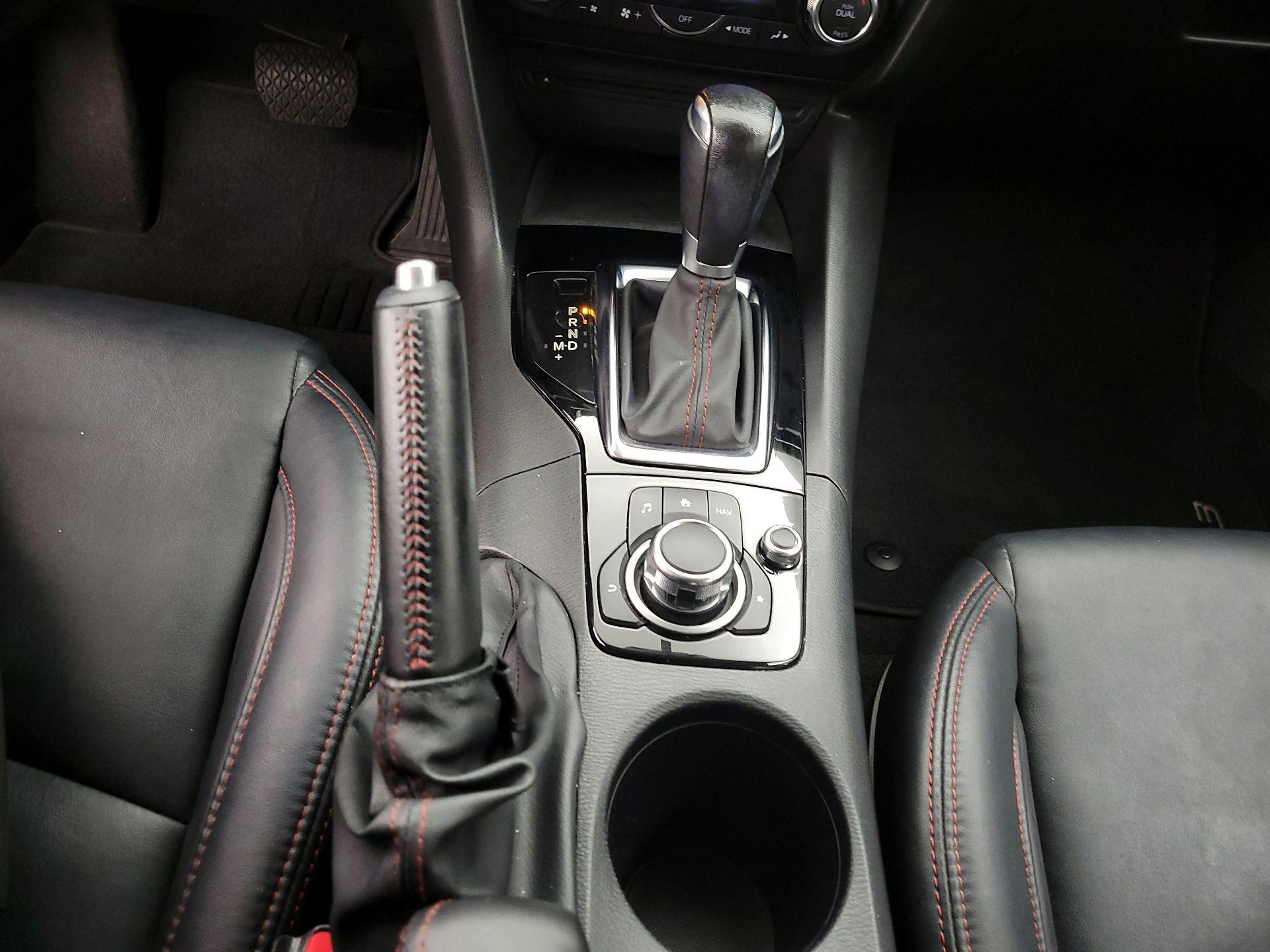 Thumbnail: 2016 Mazda Mazda3 - 17