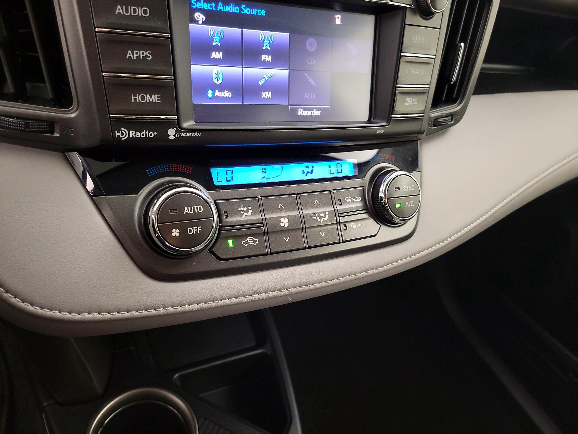 Thumbnail: 2014 Toyota RAV4 - 16