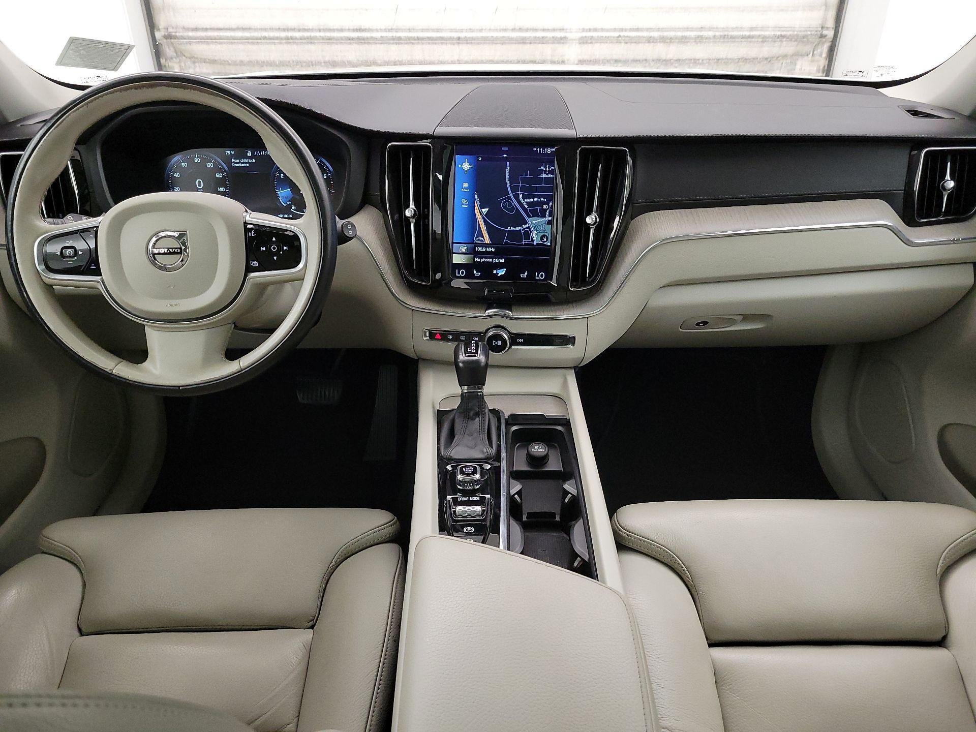 Thumbnail: 2018 Volvo XC60 - 9