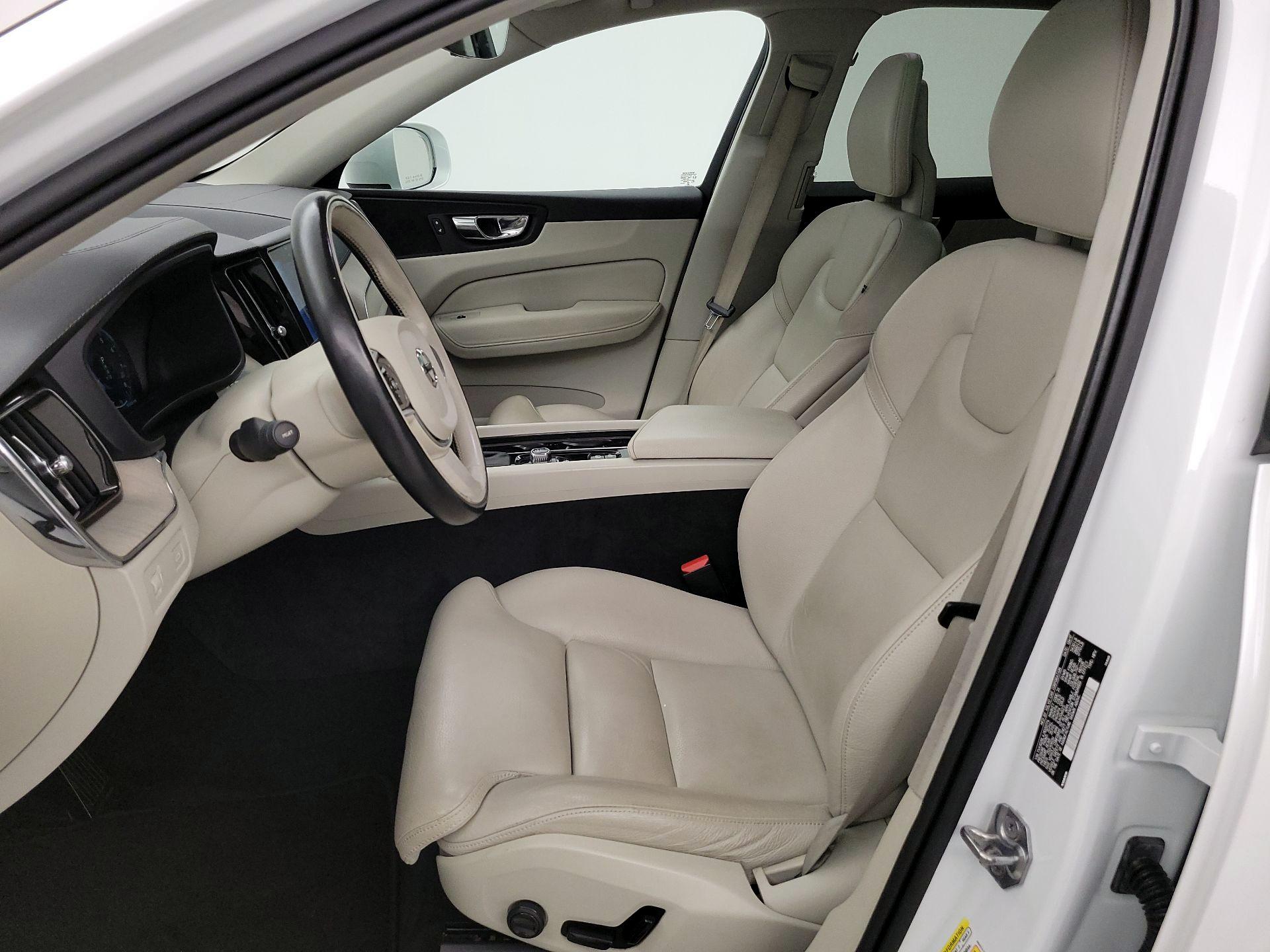 Thumbnail: 2018 Volvo XC60 - 11