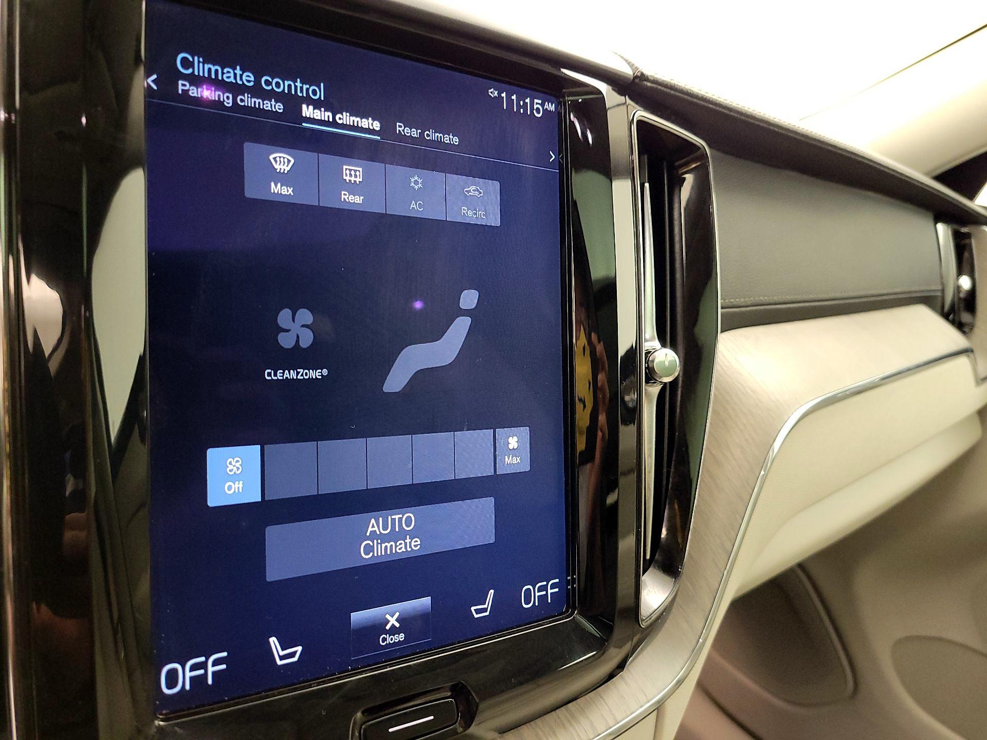 Thumbnail: 2018 Volvo XC60 - 17
