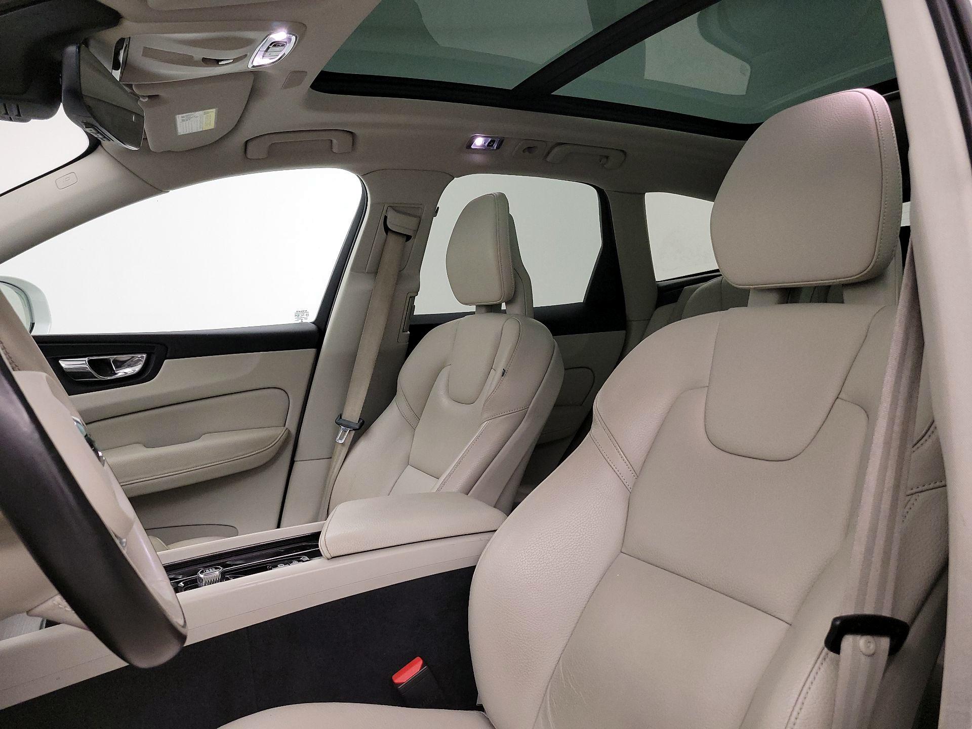Thumbnail: 2018 Volvo XC60 - 20