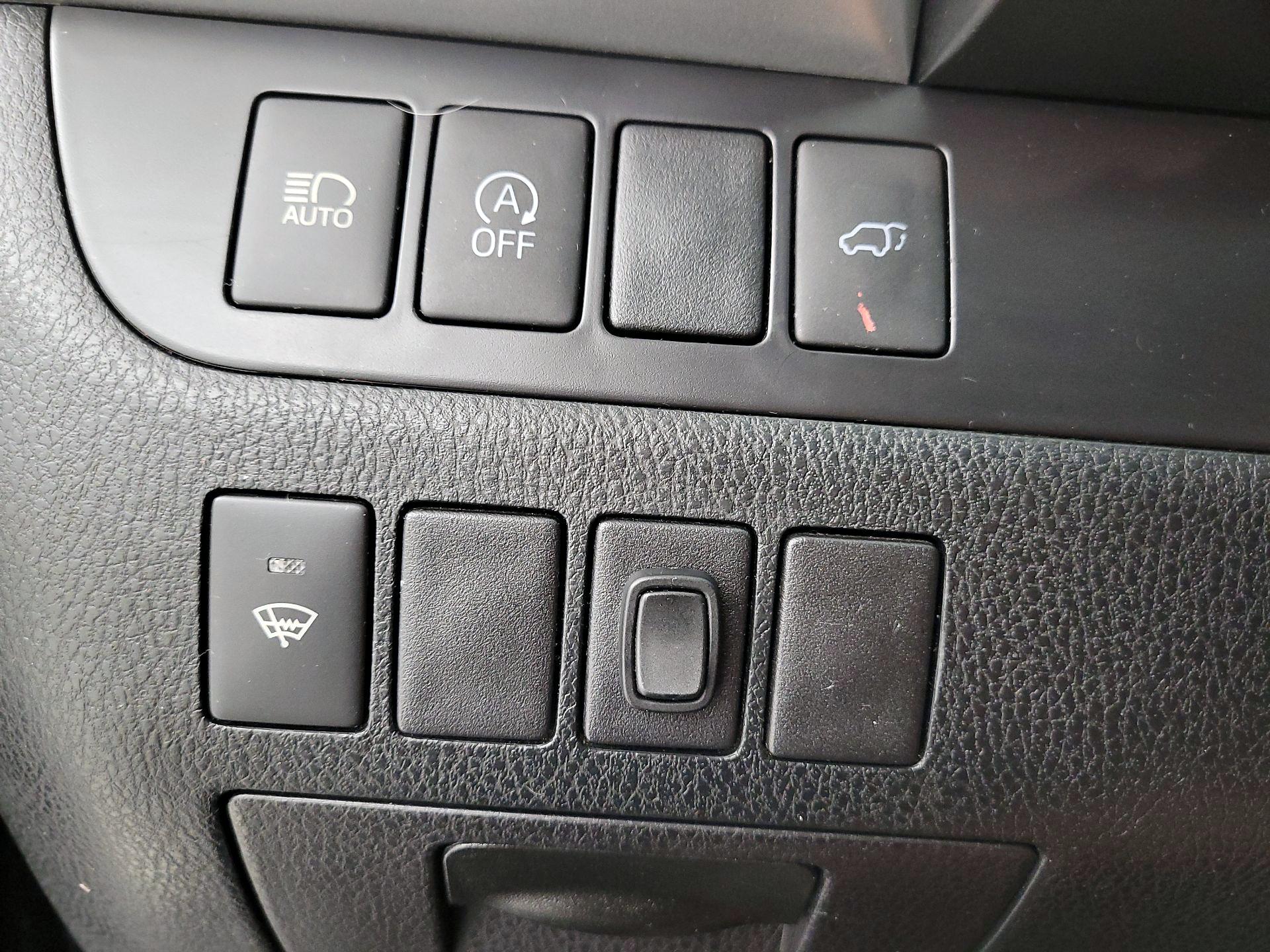 Thumbnail: 2018 Toyota Highlander - 13