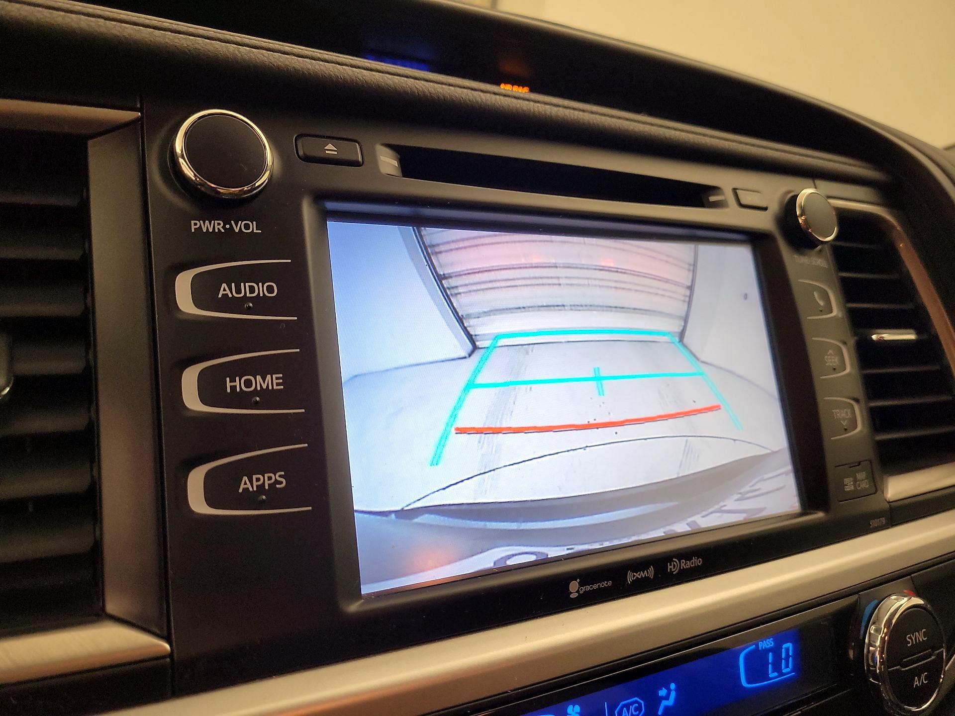 Thumbnail: 2018 Toyota Highlander - 14