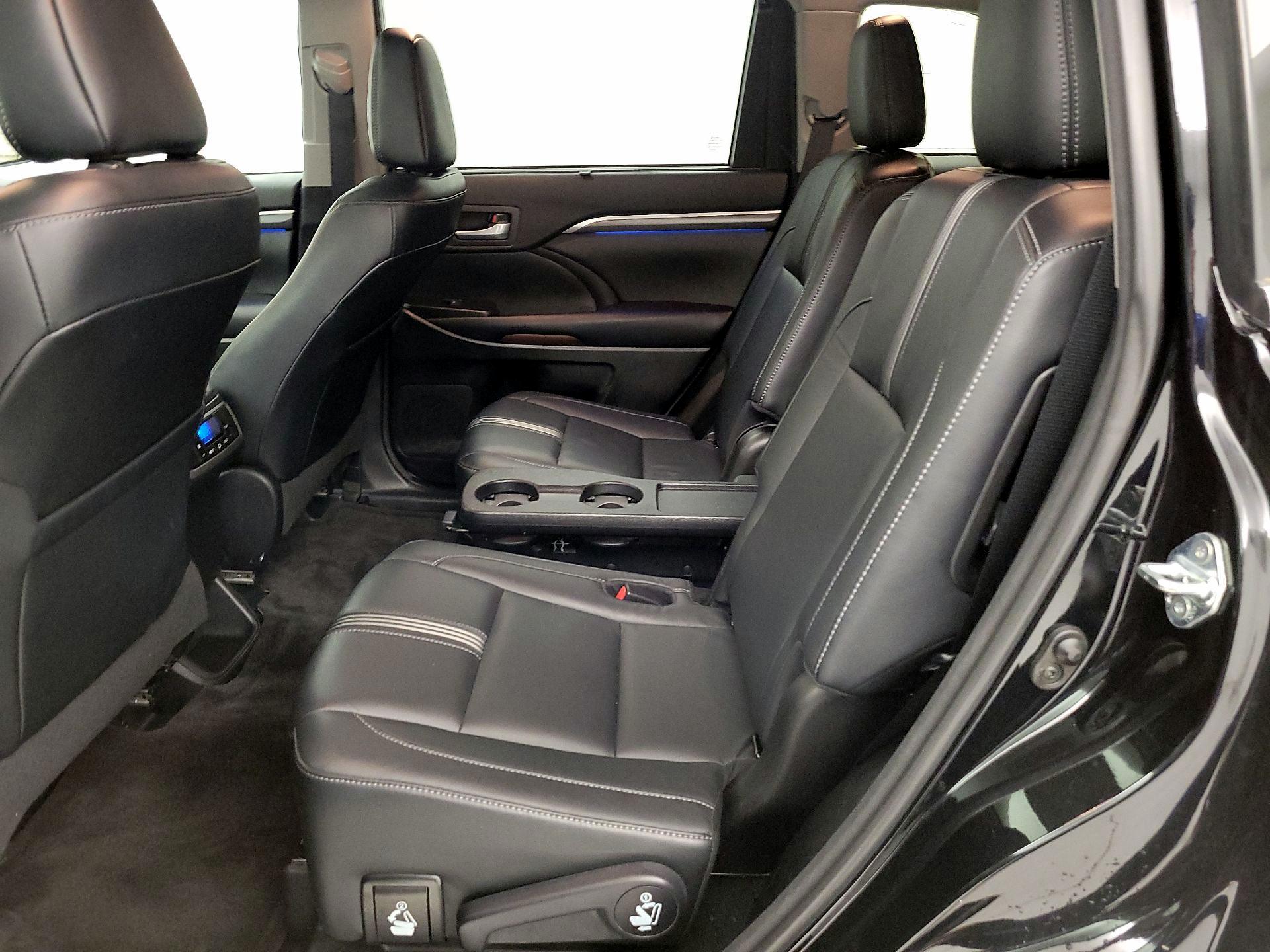 Thumbnail: 2018 Toyota Highlander - 20