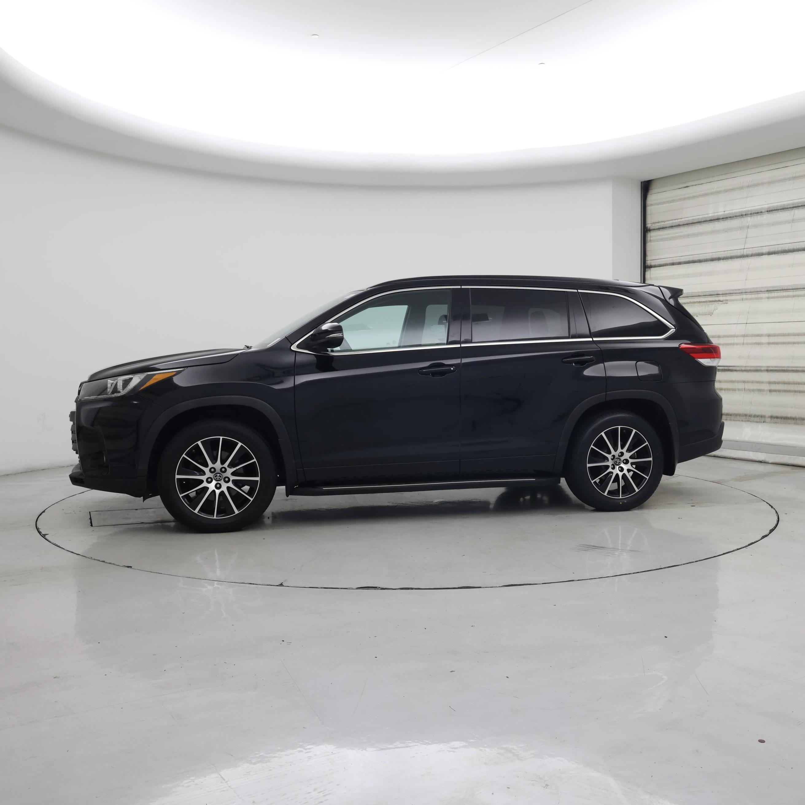 Thumbnail: 2018 Toyota Highlander - 3