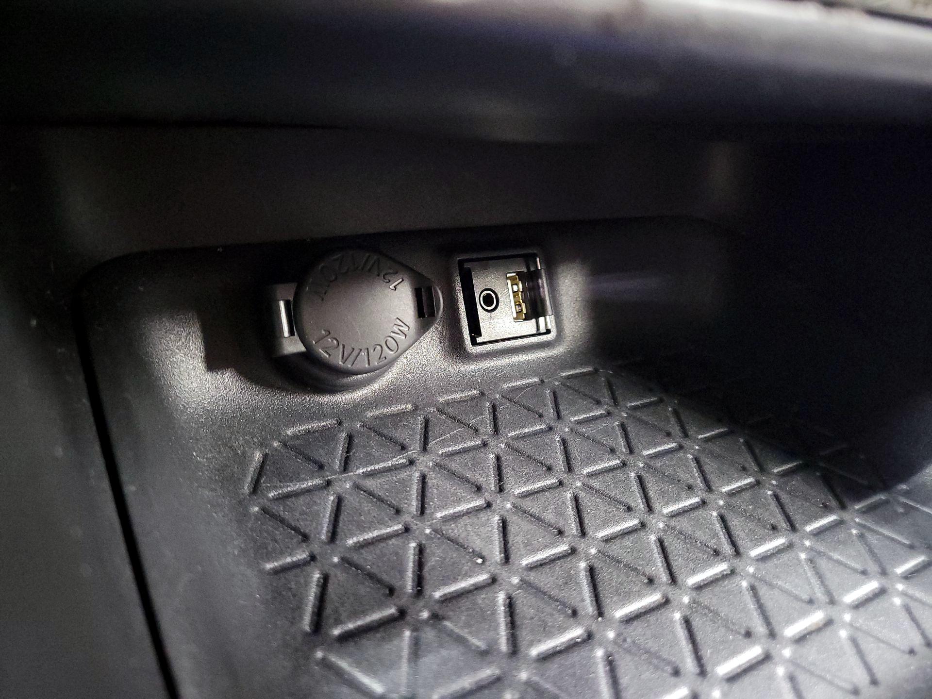 Thumbnail: 2019 Toyota RAV4 - 18