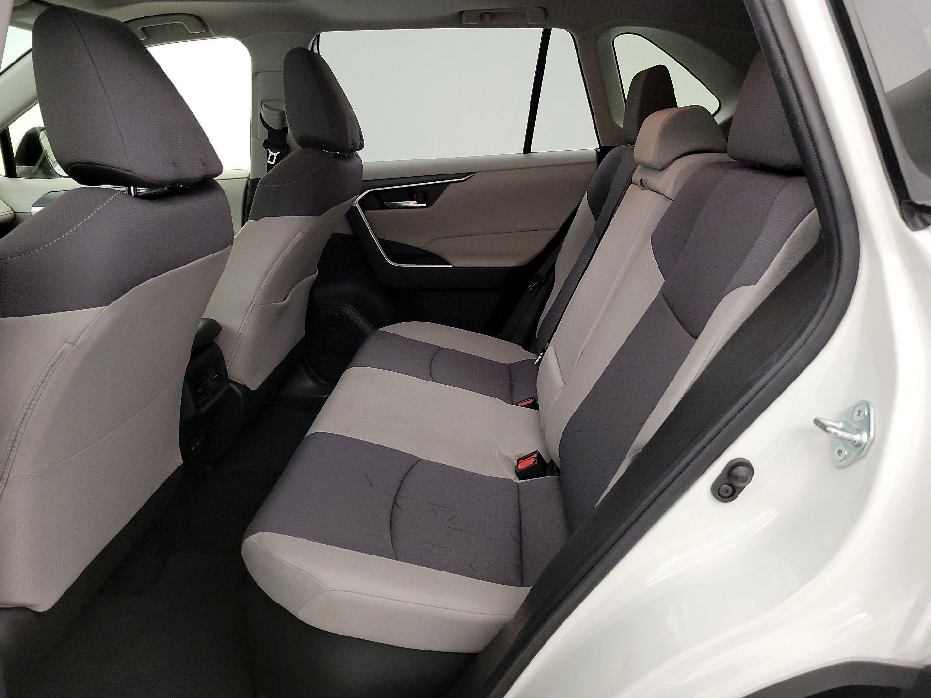 Thumbnail: 2019 Toyota RAV4 - 20