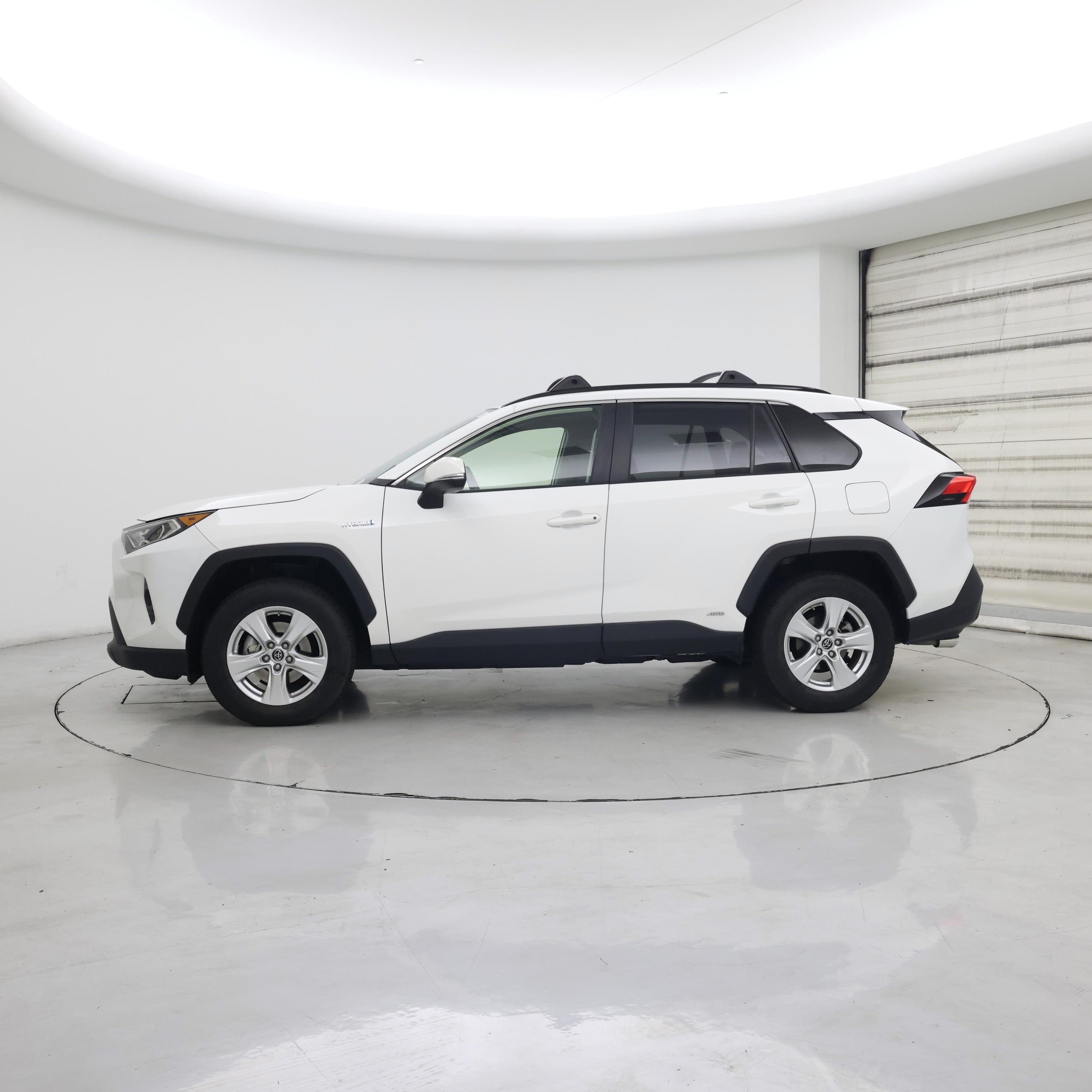 Thumbnail: 2019 Toyota RAV4 - 3