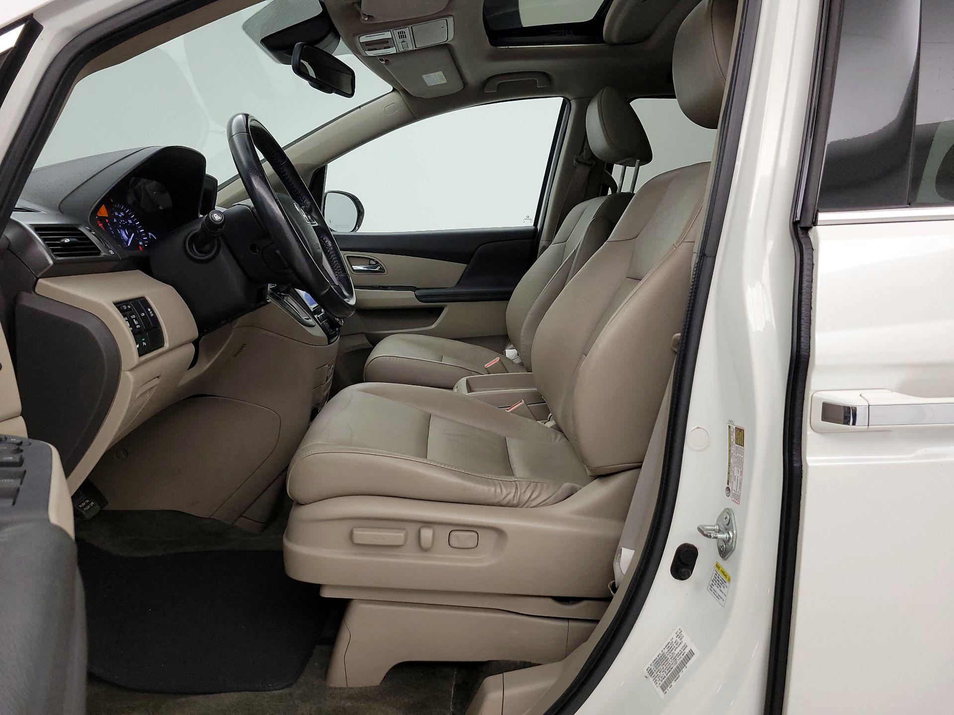 Thumbnail: 2014 Honda Odyssey - 11