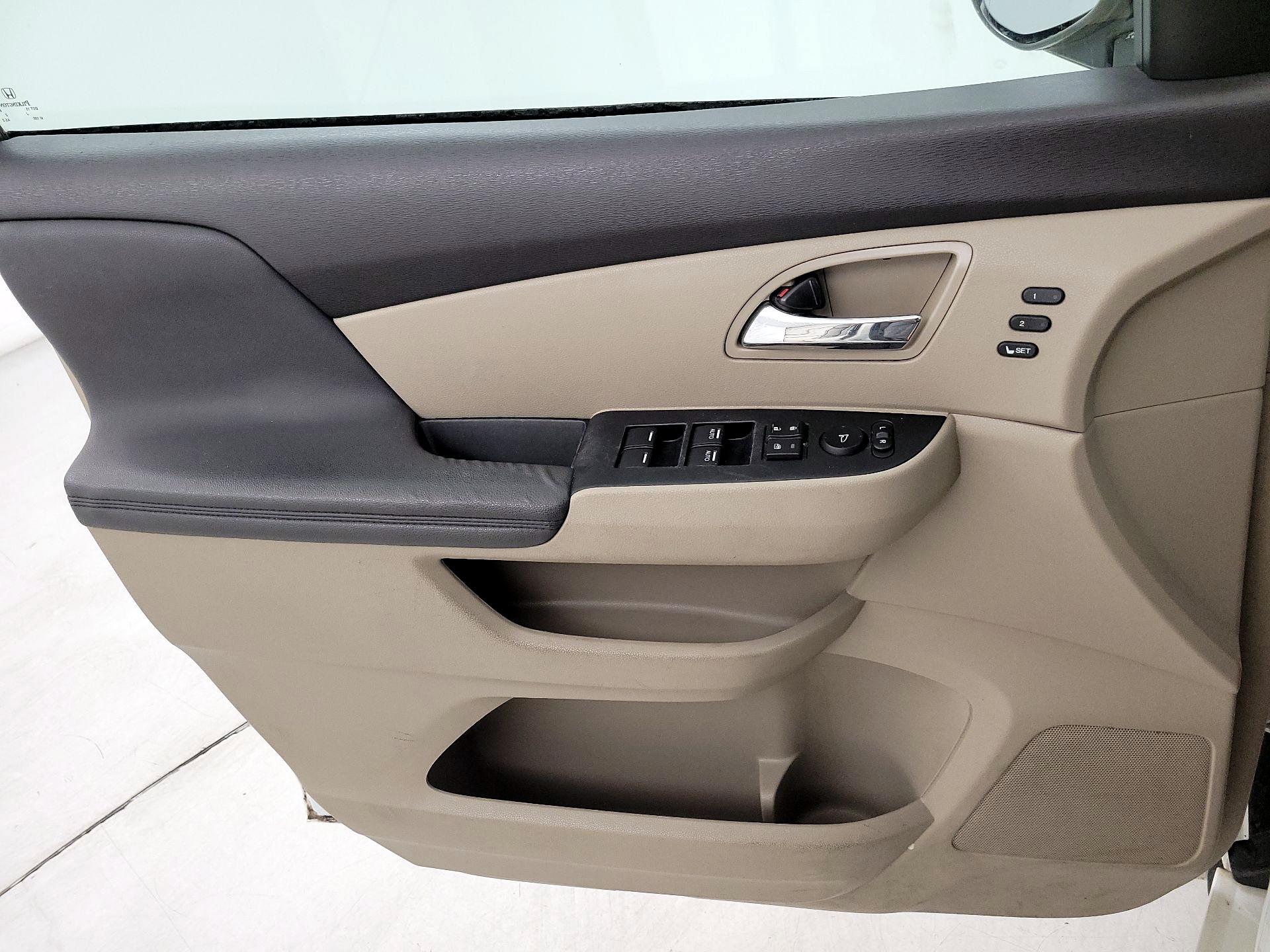 Thumbnail: 2014 Honda Odyssey - 12