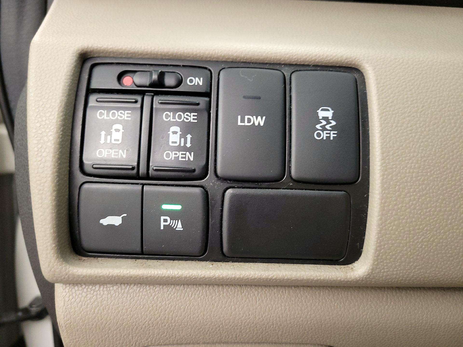 Thumbnail: 2014 Honda Odyssey - 13